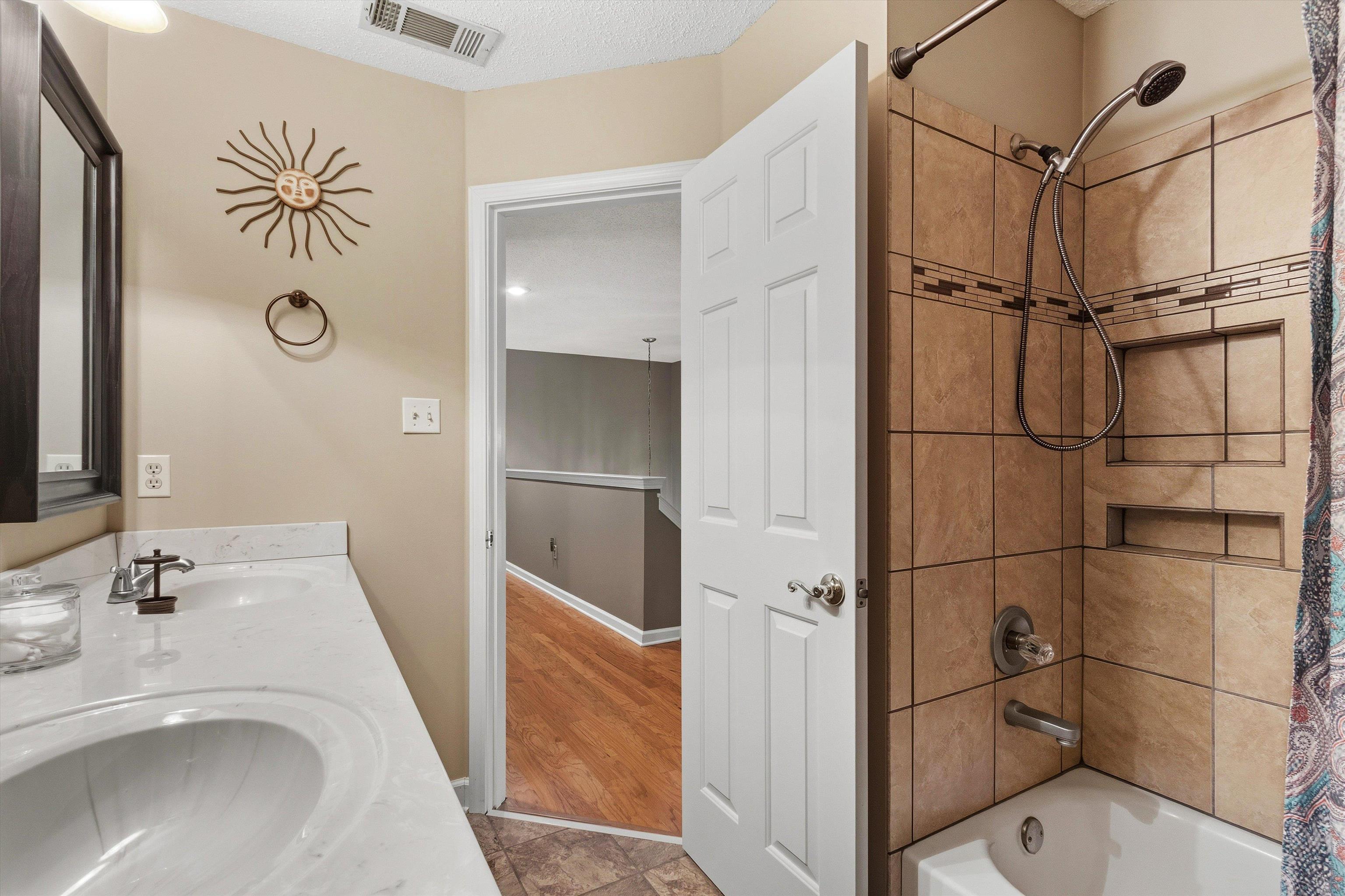 8392 KINGS TRAIL CV