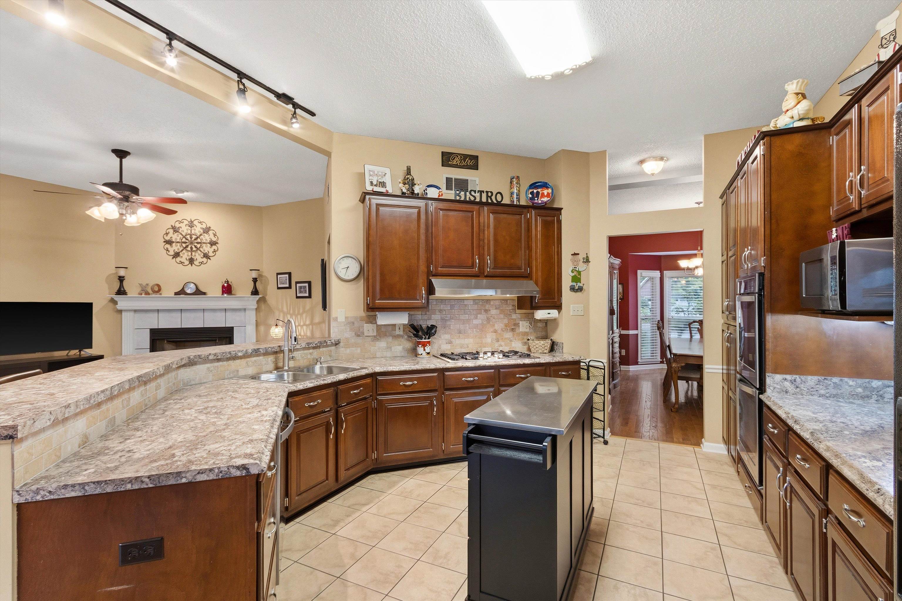 8392 KINGS TRAIL CV