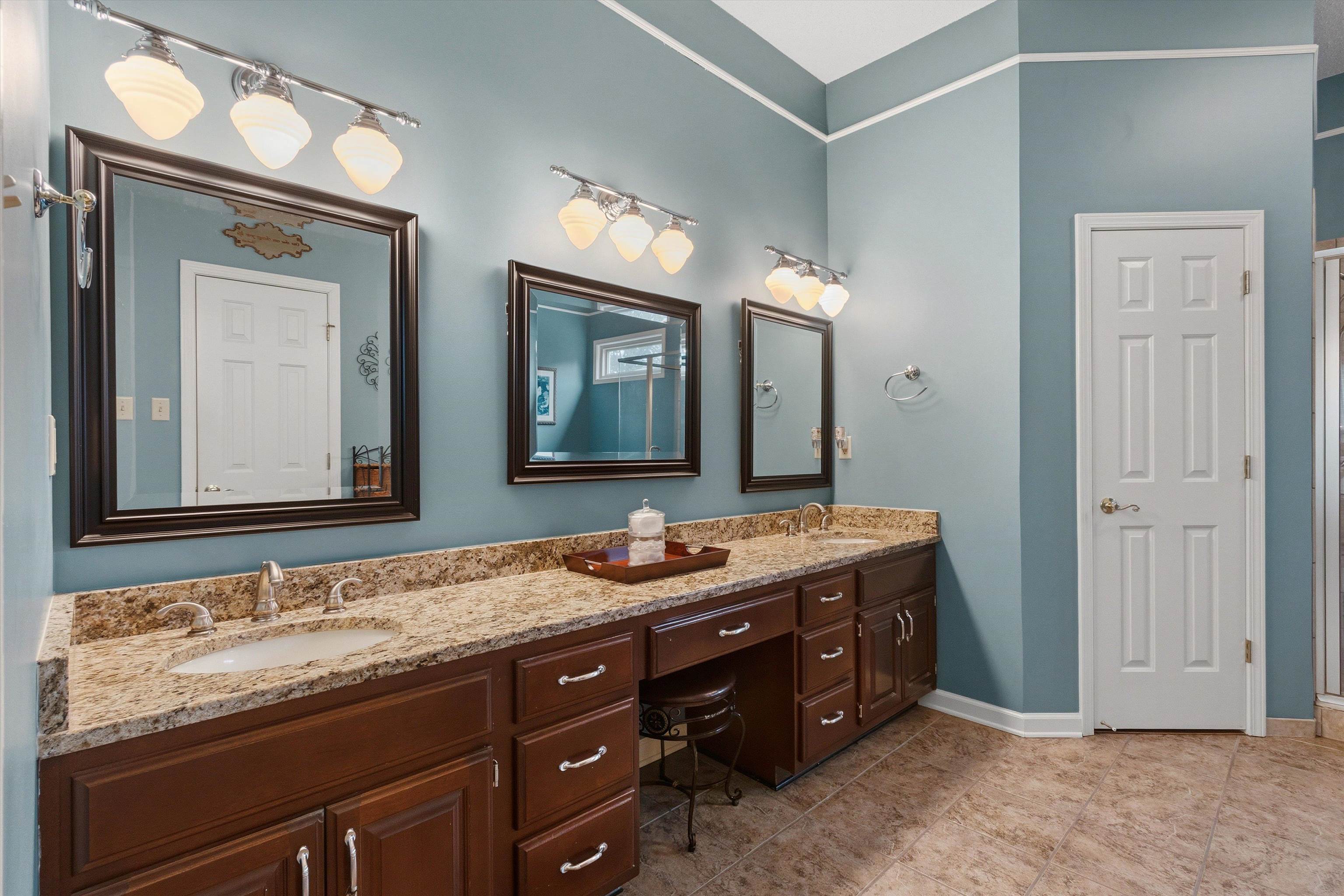 8392 KINGS TRAIL CV