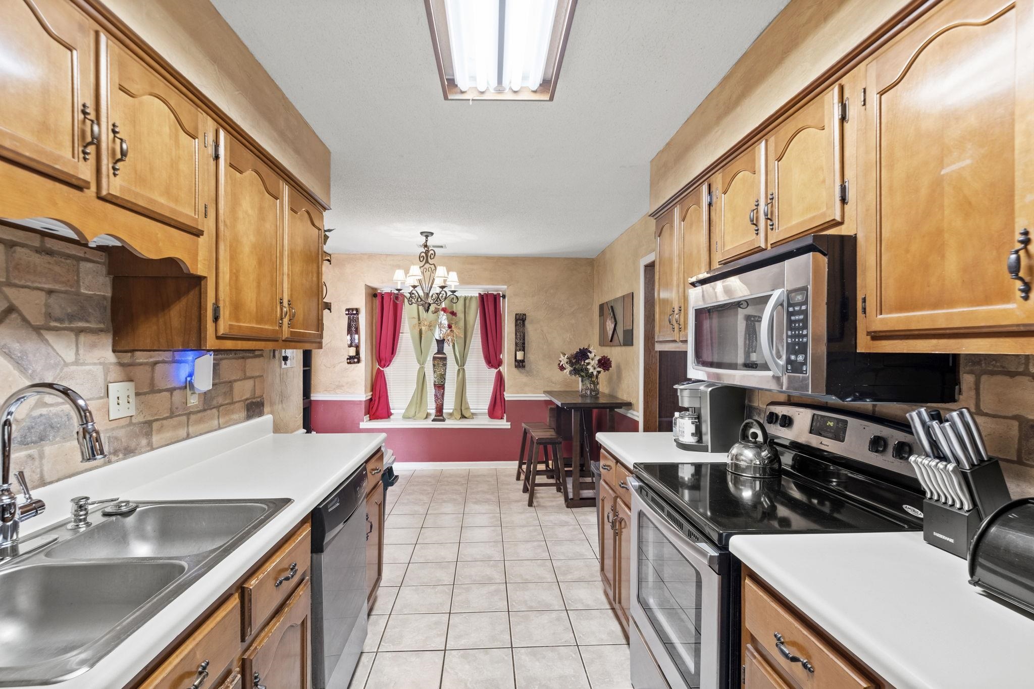 8251 RIVER CREEK CV