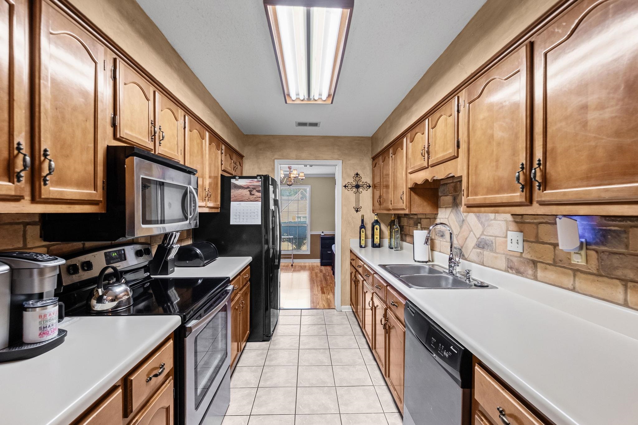 8251 RIVER CREEK CV