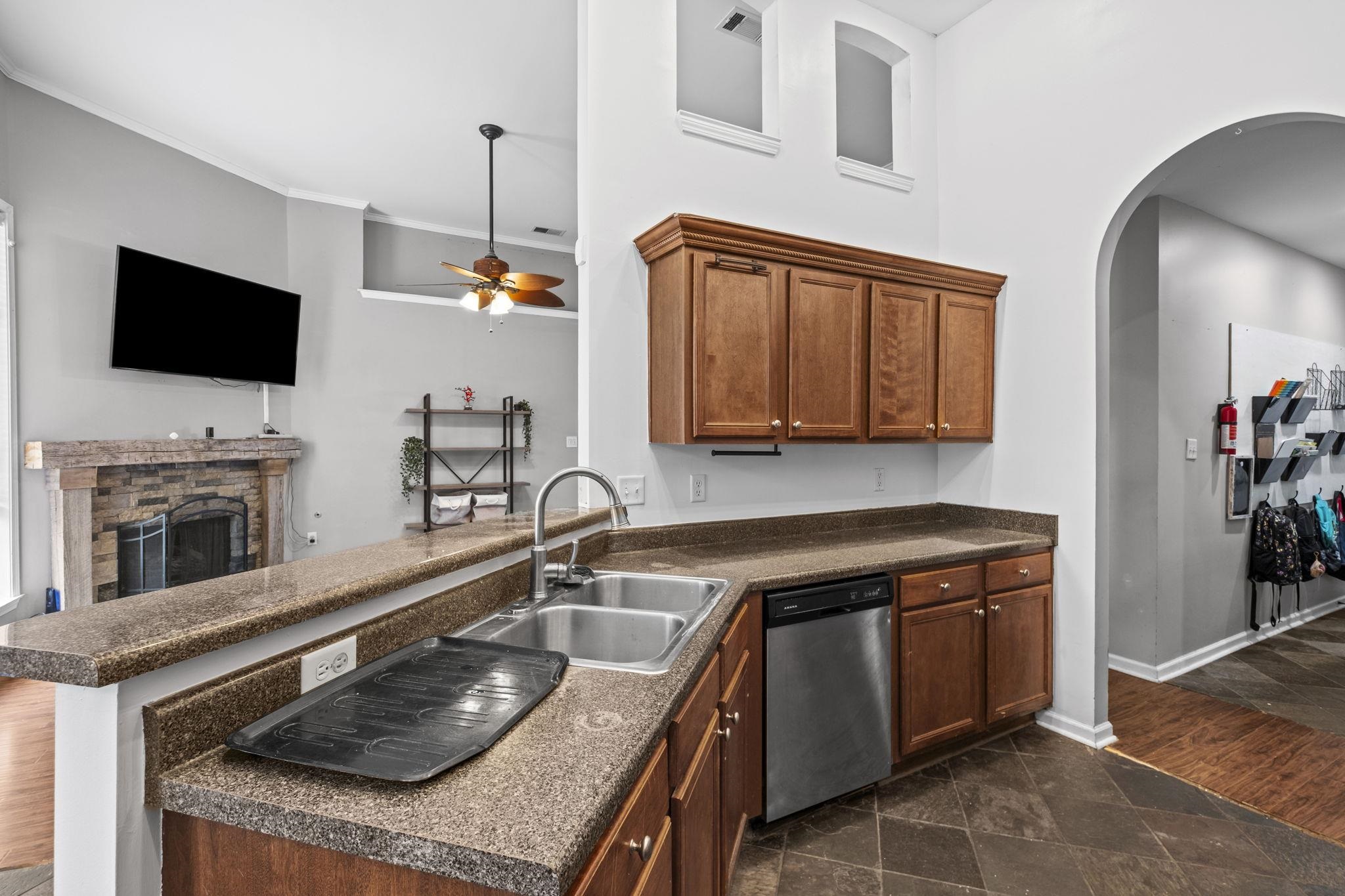 8224 BLUE LAGOON DR