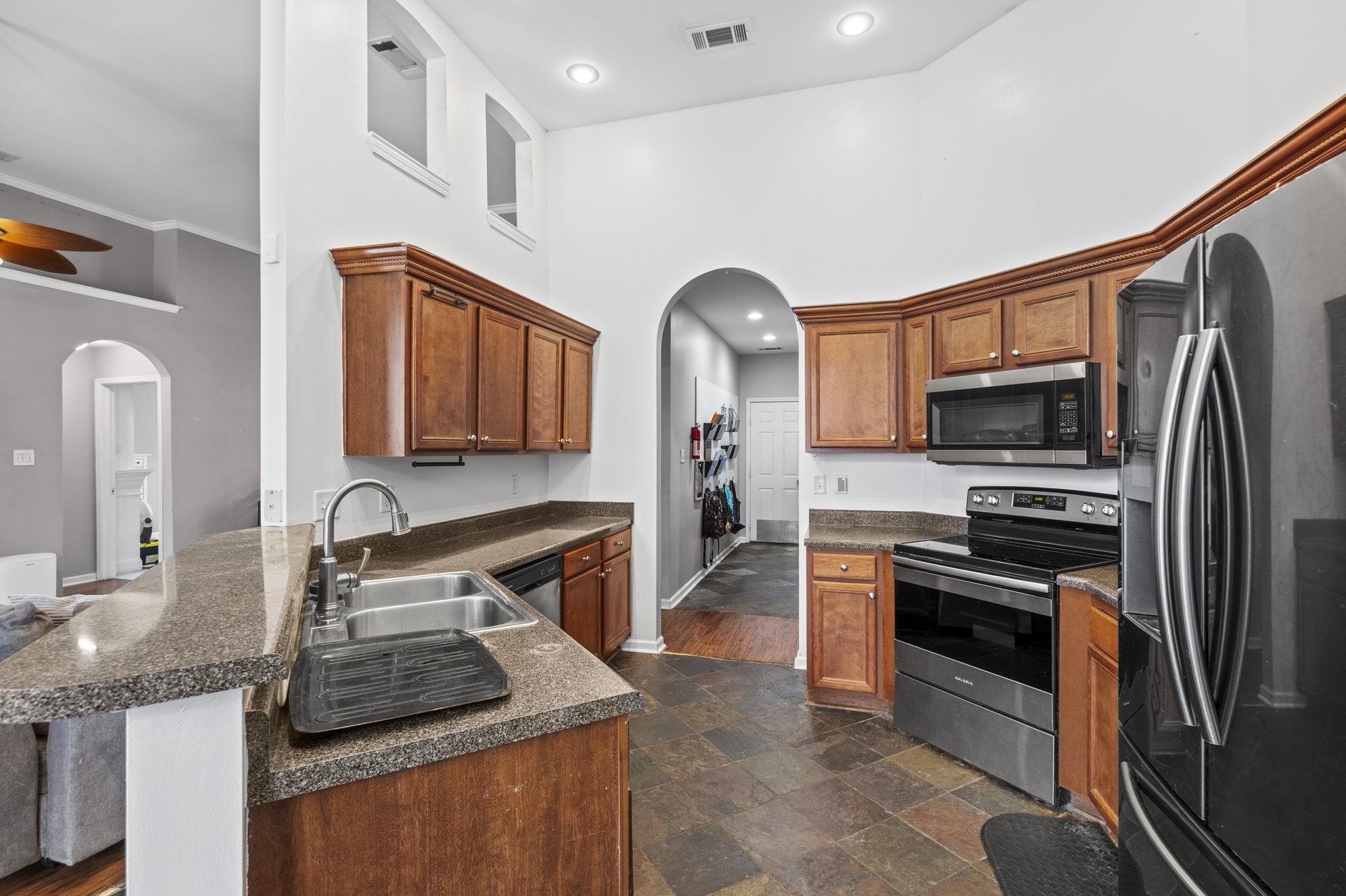 8224 BLUE LAGOON DR