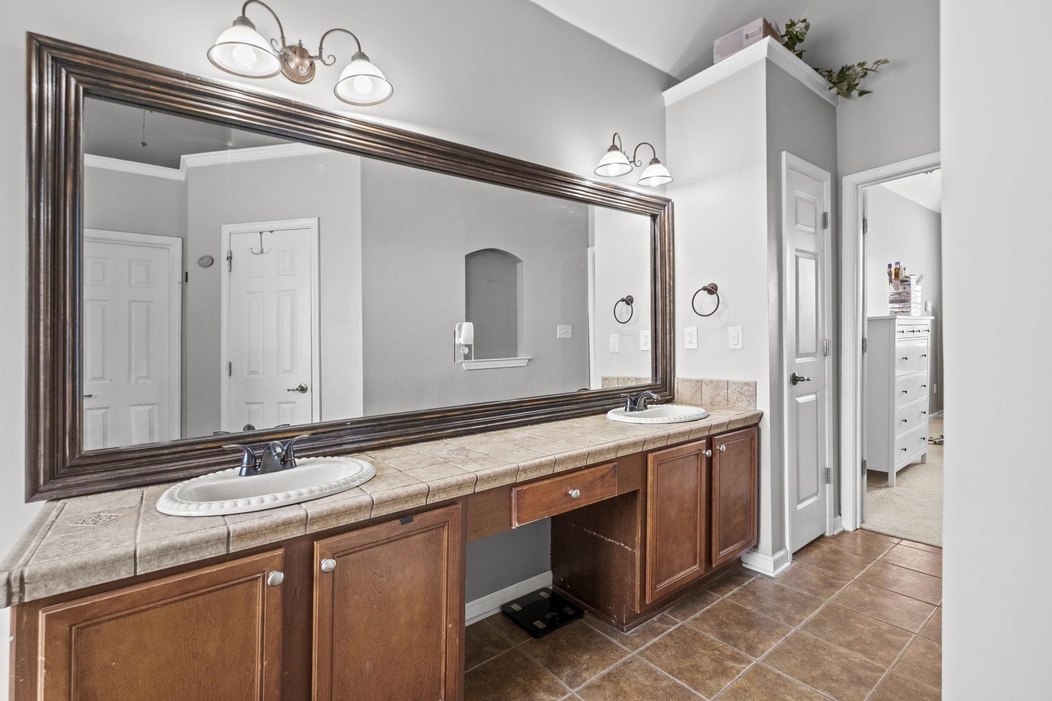 8224 BLUE LAGOON DR