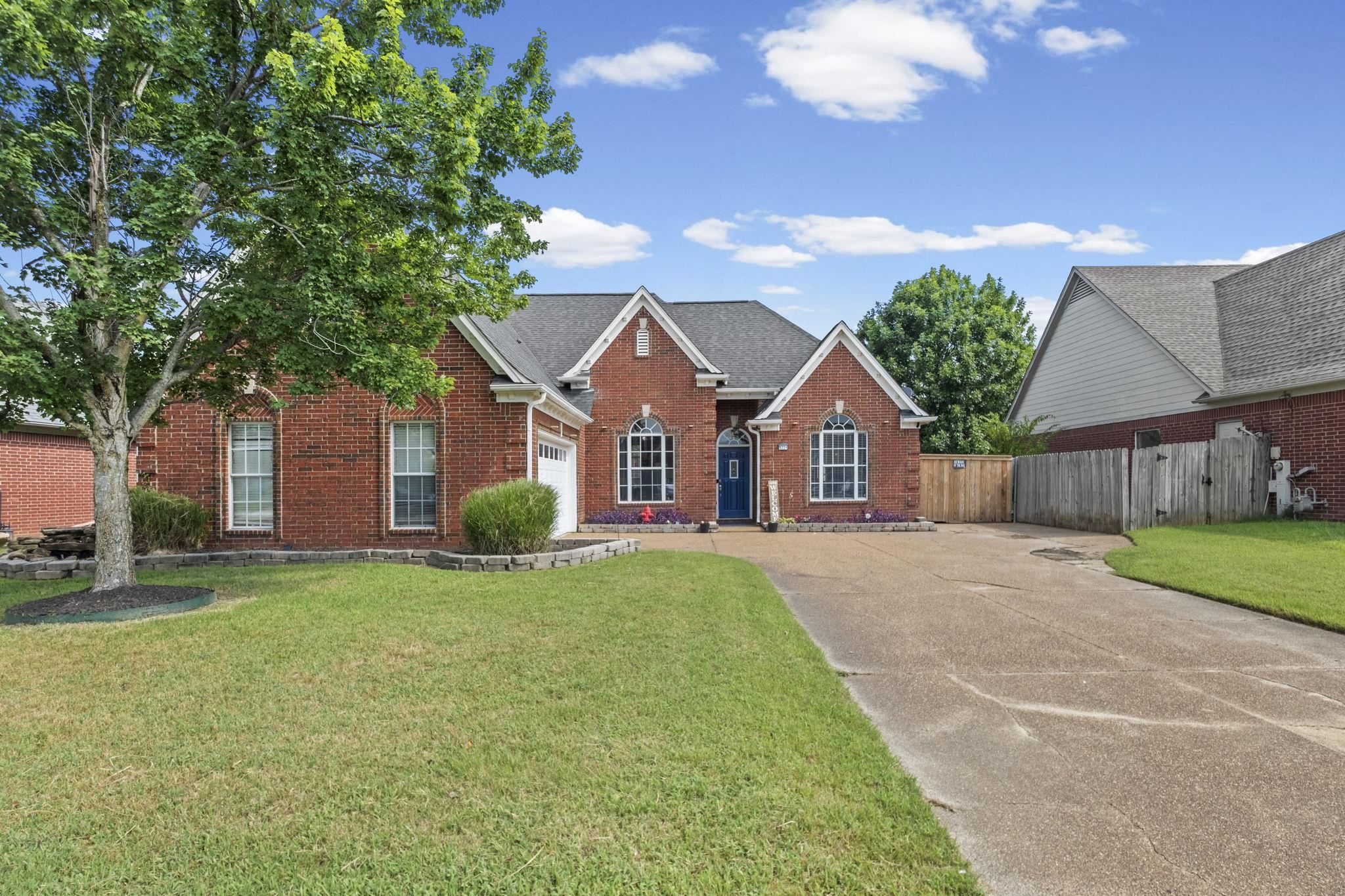 8224 BLUE LAGOON DR