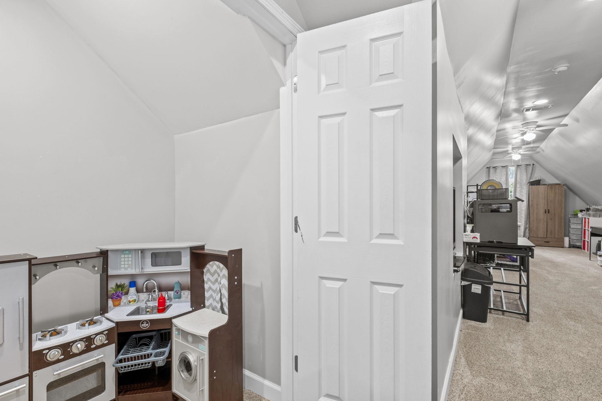 8224 BLUE LAGOON DR