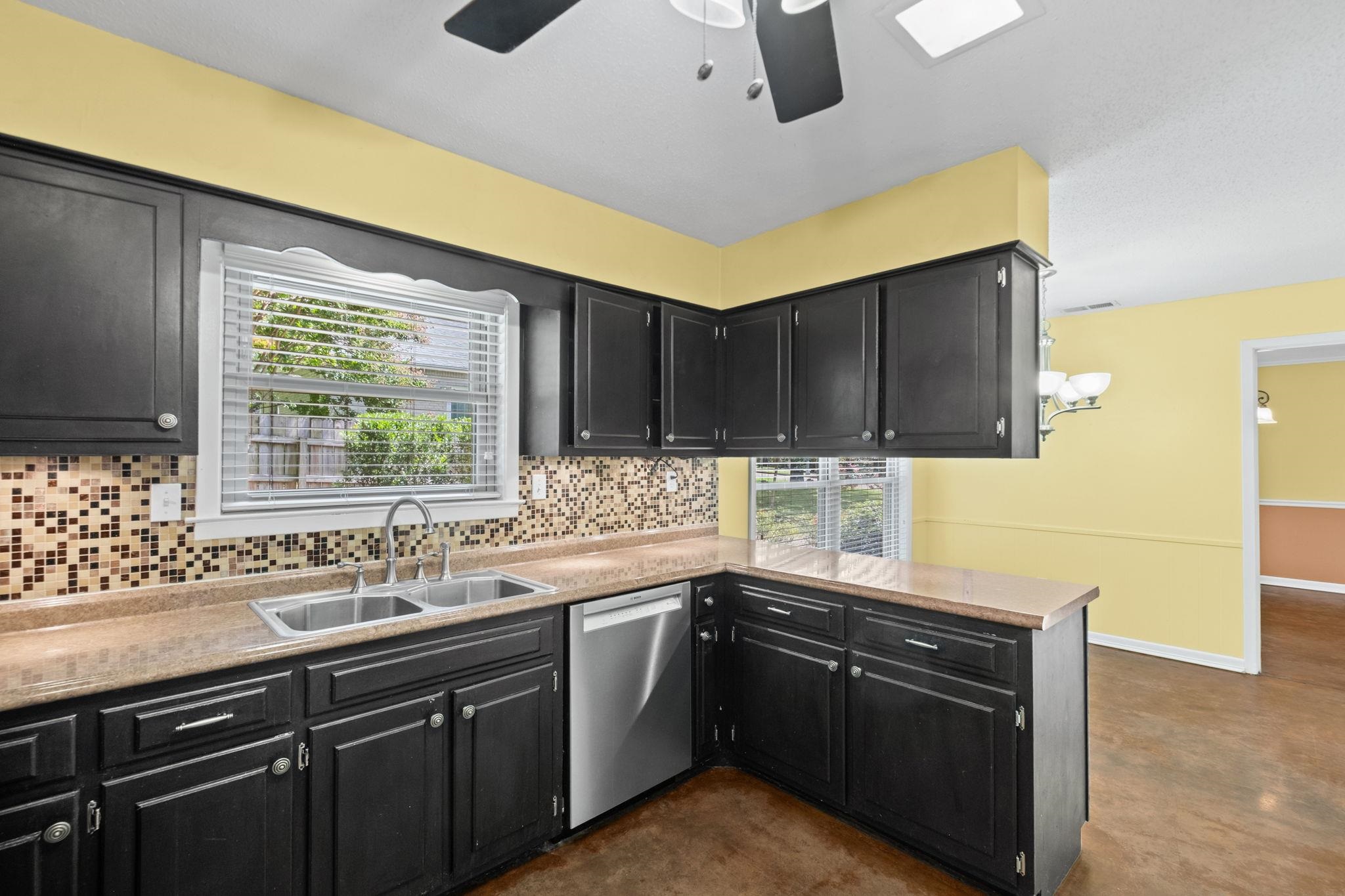 2174 MONTEGO DR