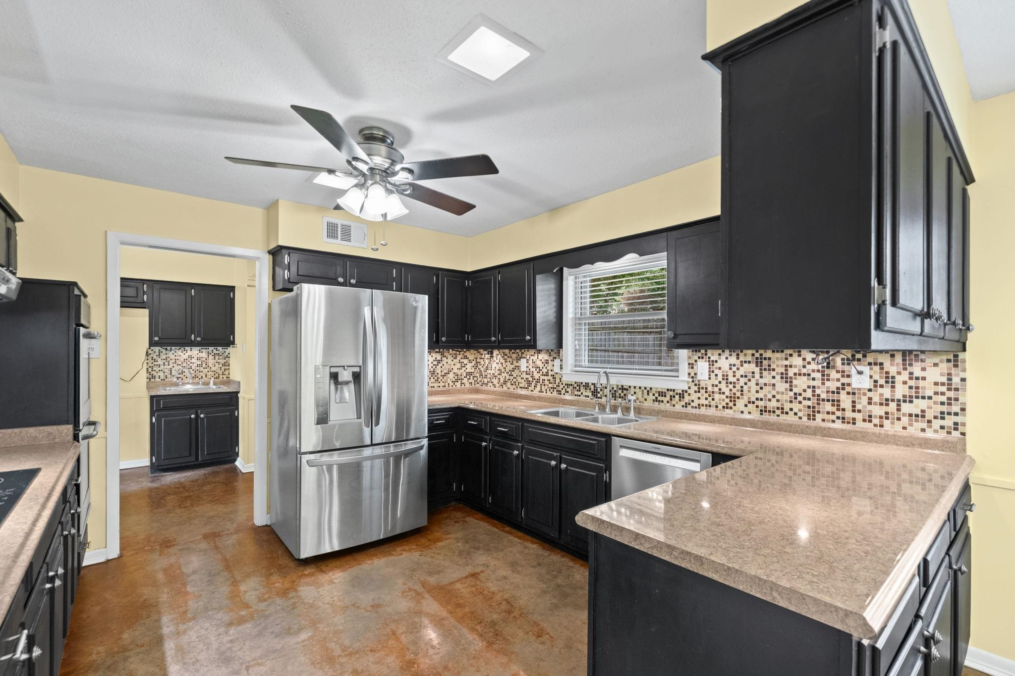 2174 MONTEGO DR