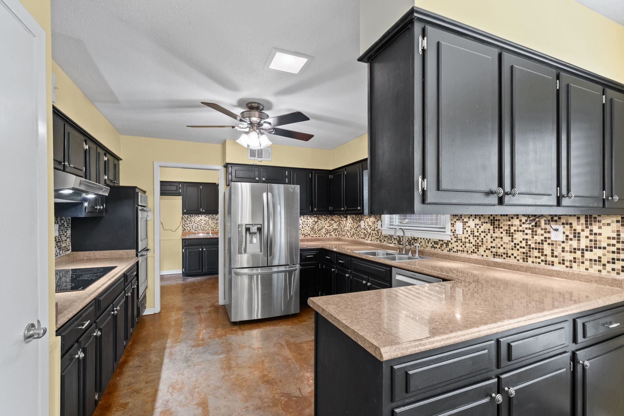 2174 MONTEGO DR
