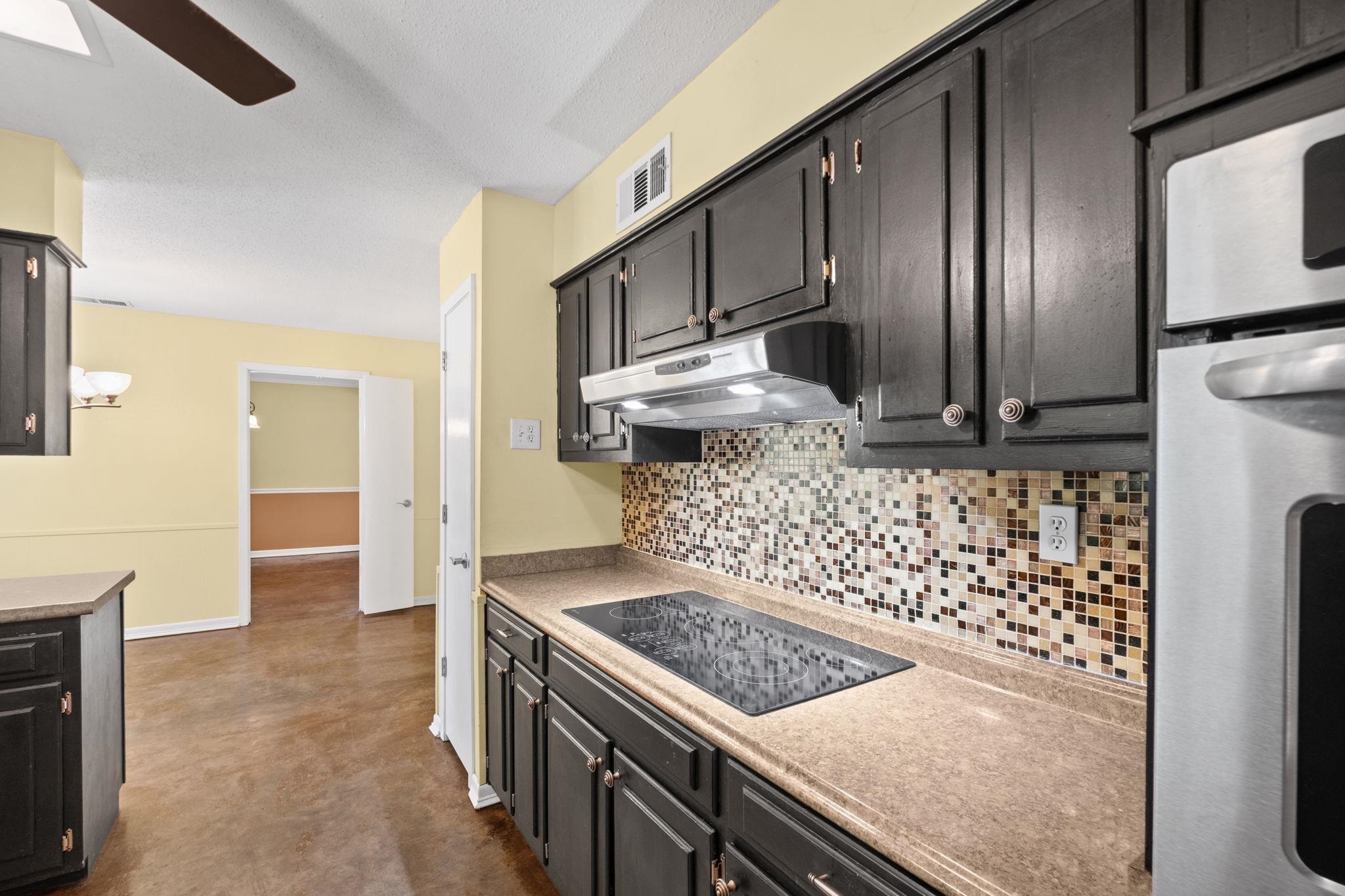 2174 MONTEGO DR