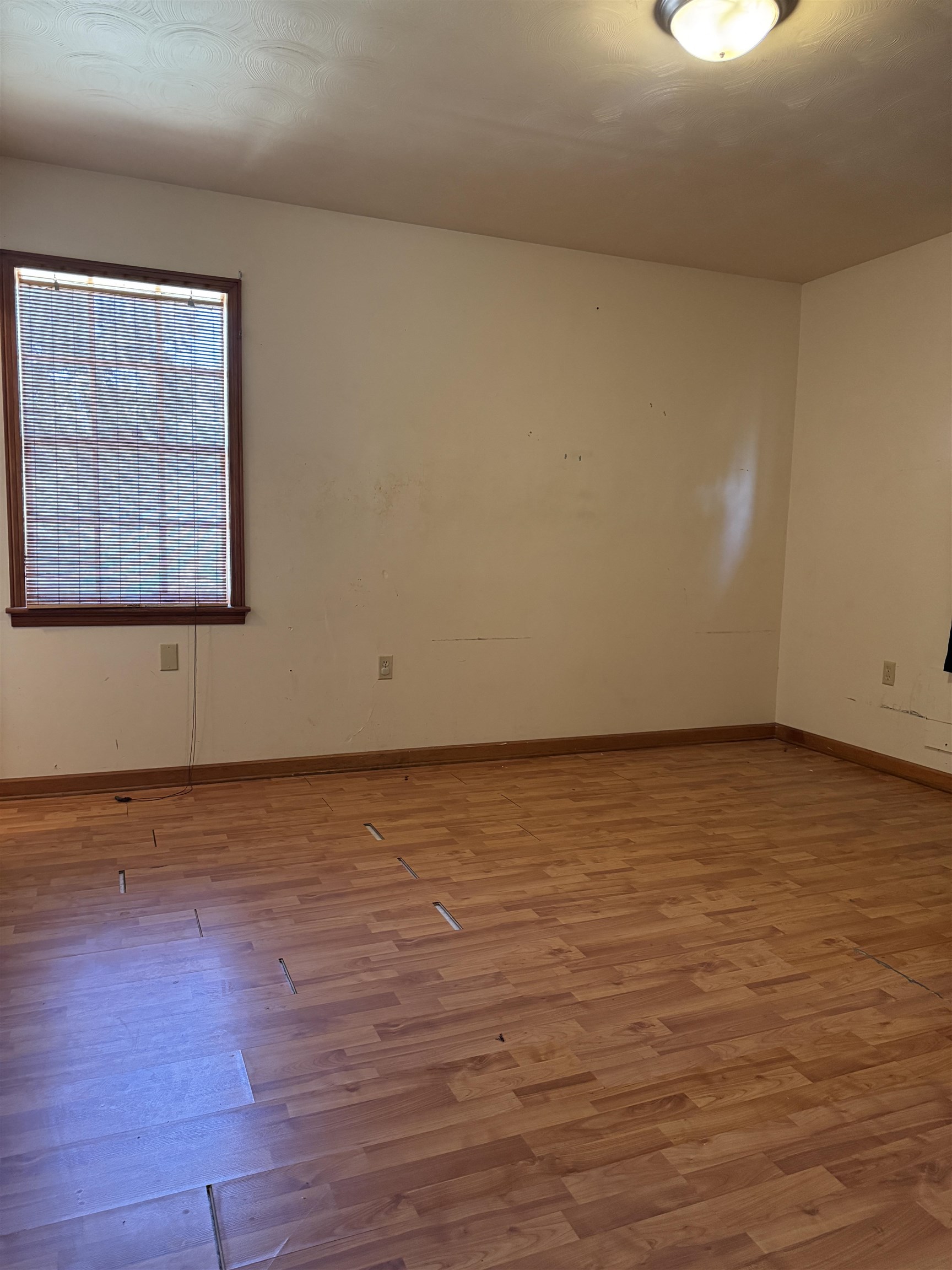 7221 N JUANA DR
