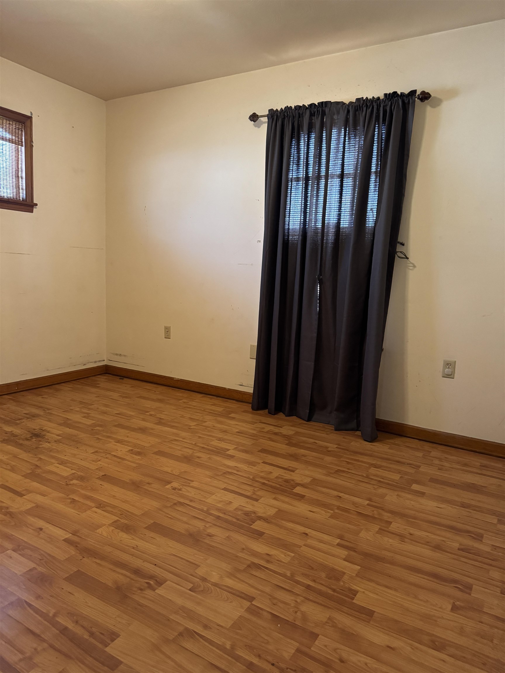 7221 N JUANA DR