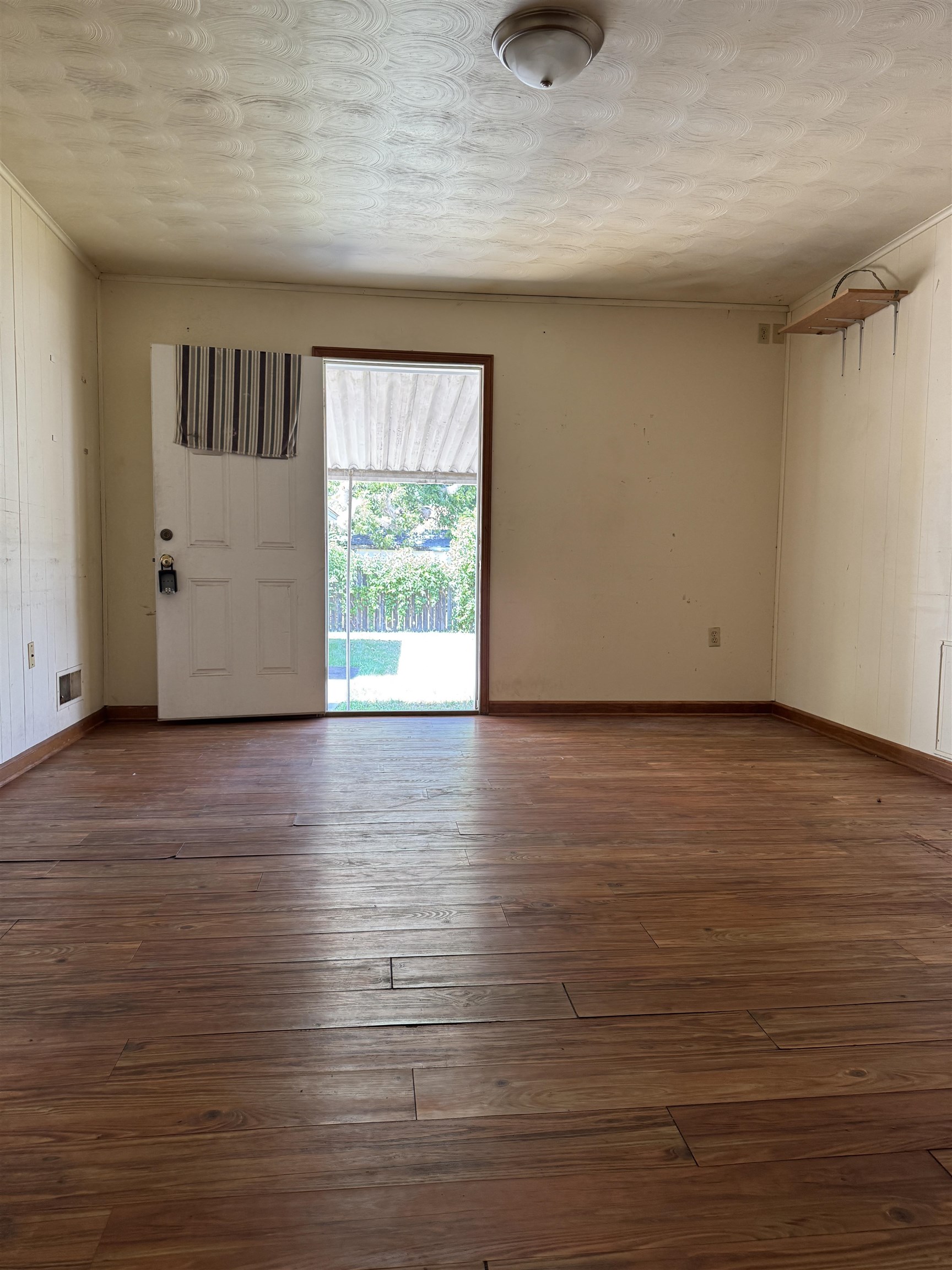 7221 N JUANA DR