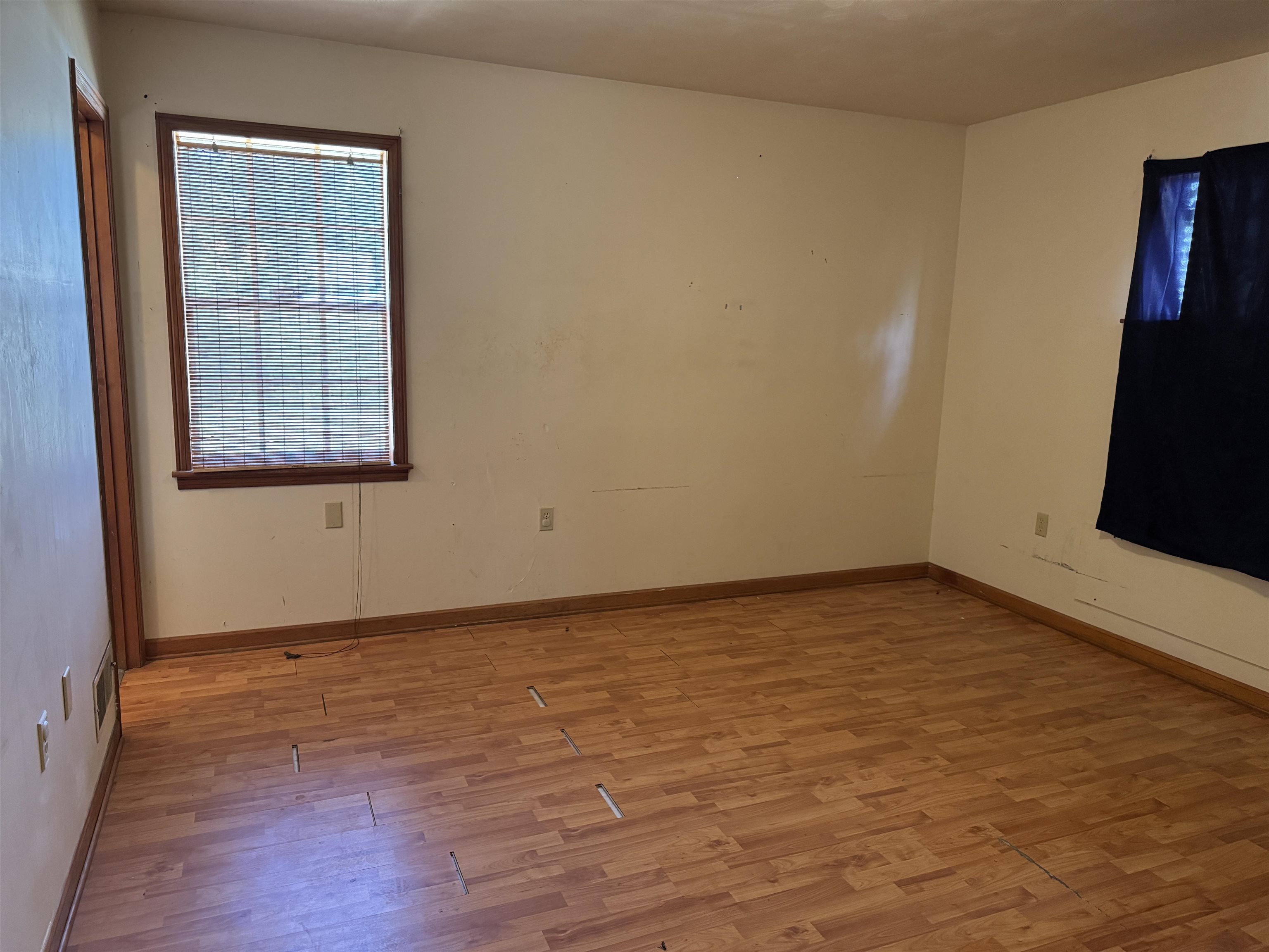 7221 N JUANA DR