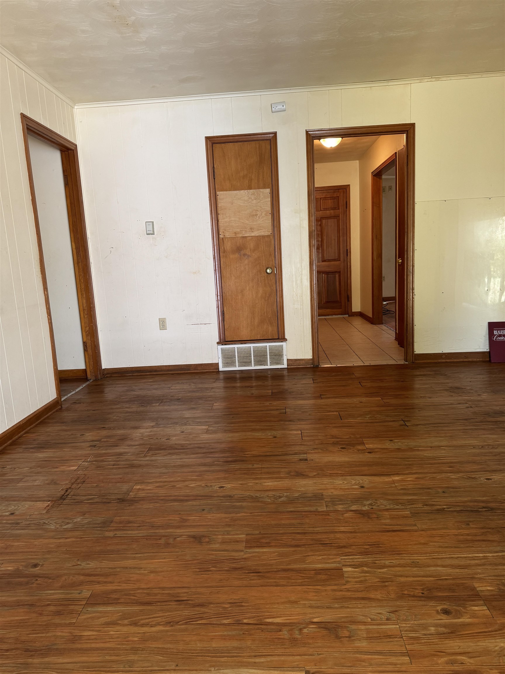 7221 N JUANA DR