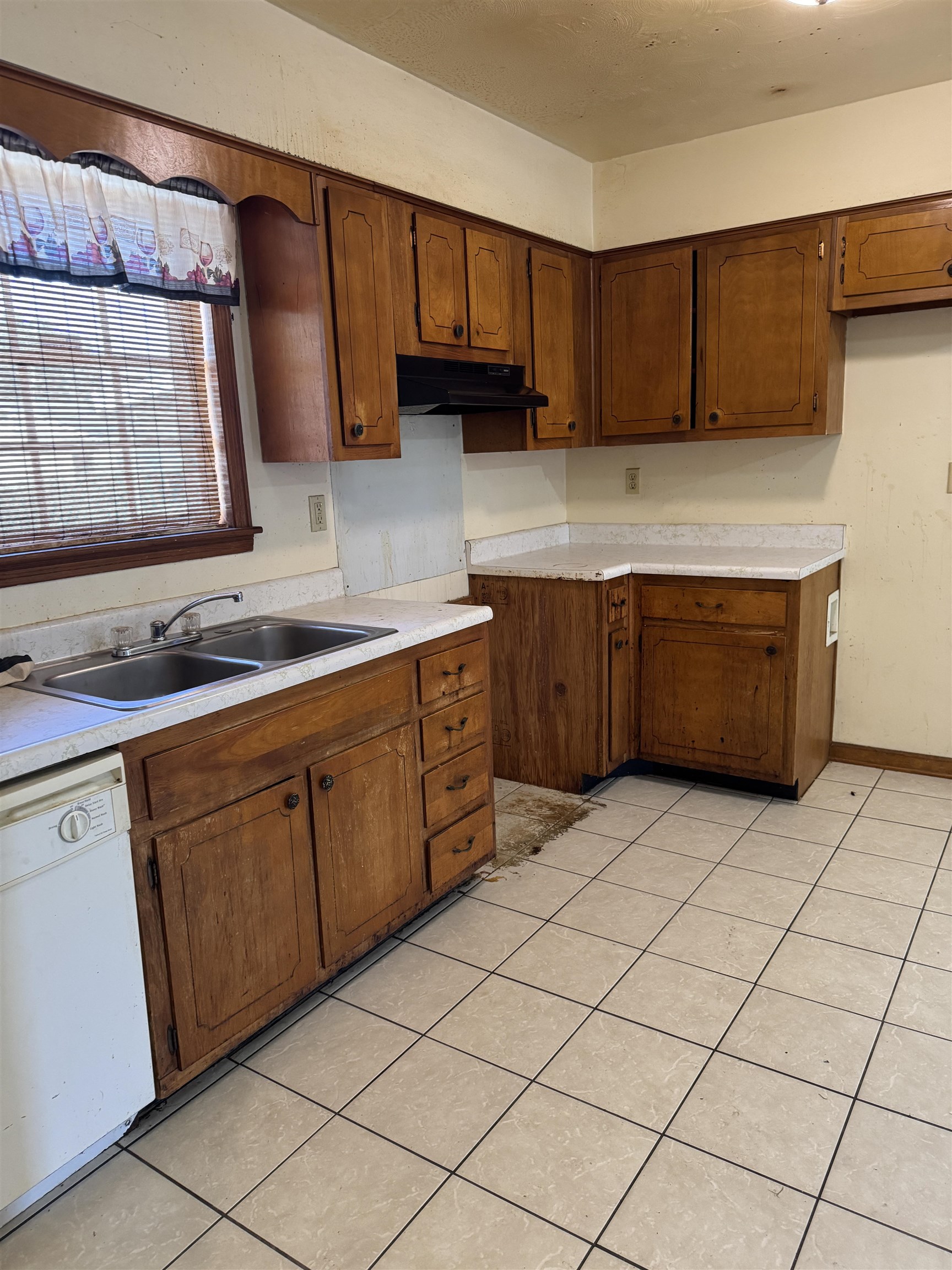 7221 N JUANA DR