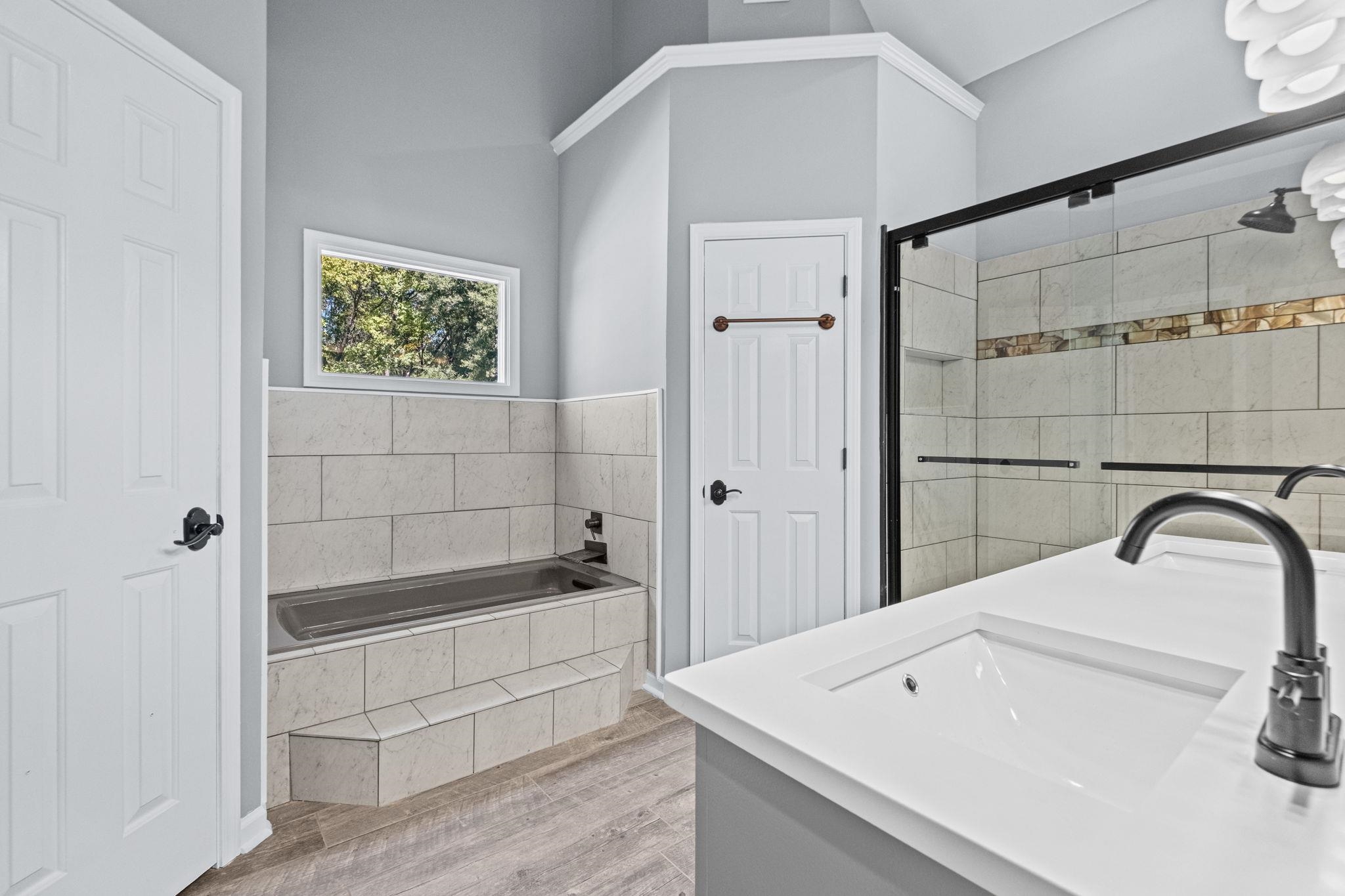 12420 FOX LAIR DR