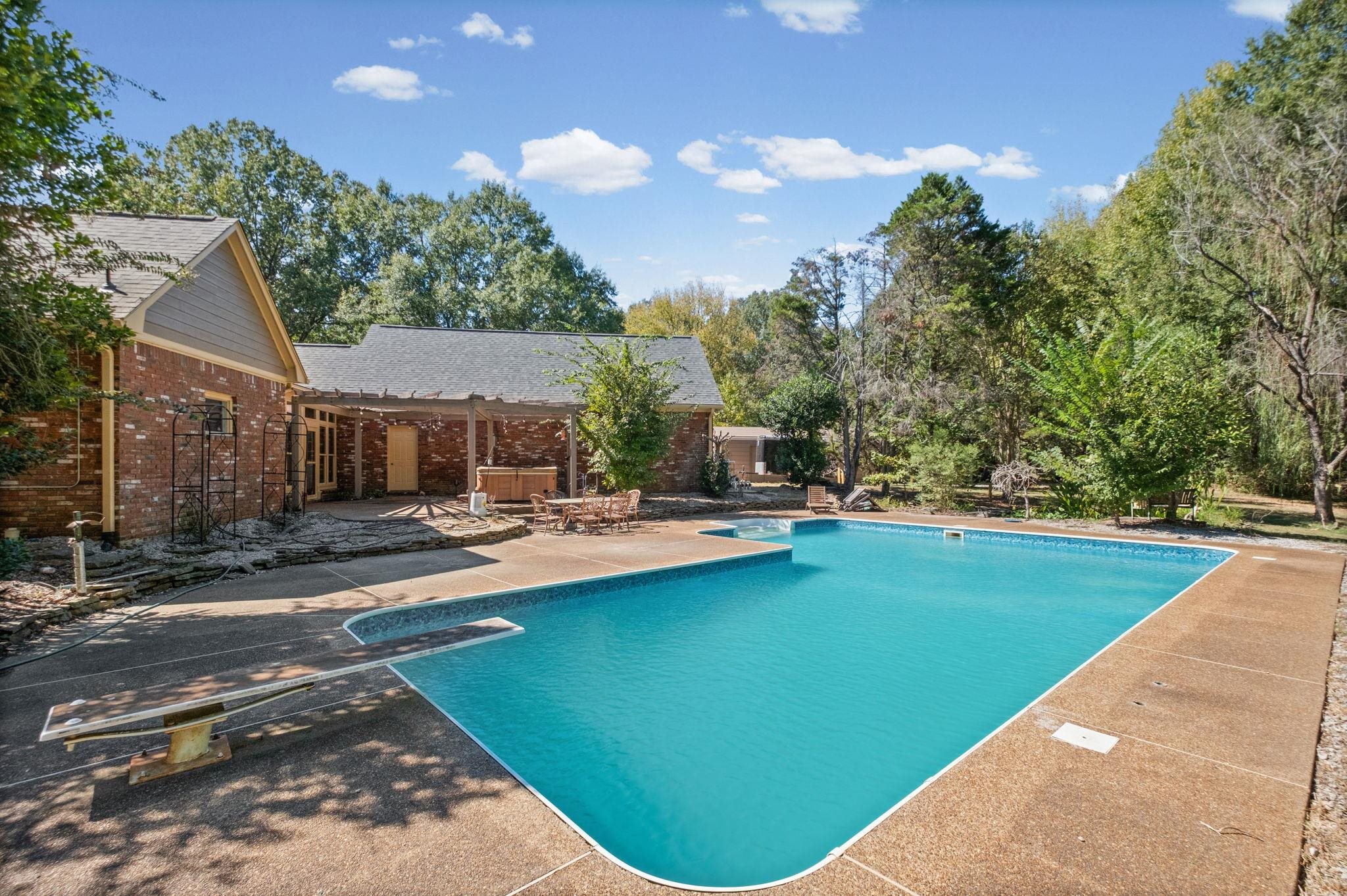 12420 FOX LAIR DR