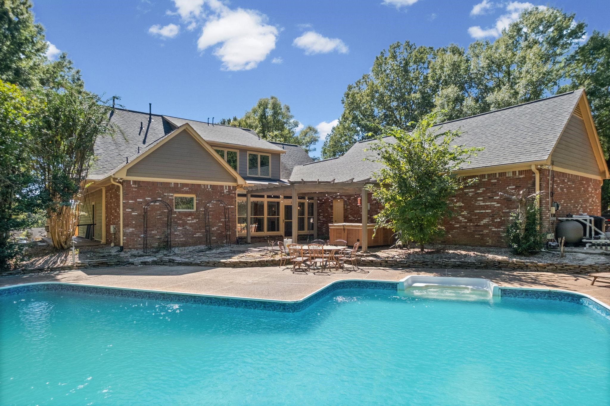 12420 FOX LAIR DR