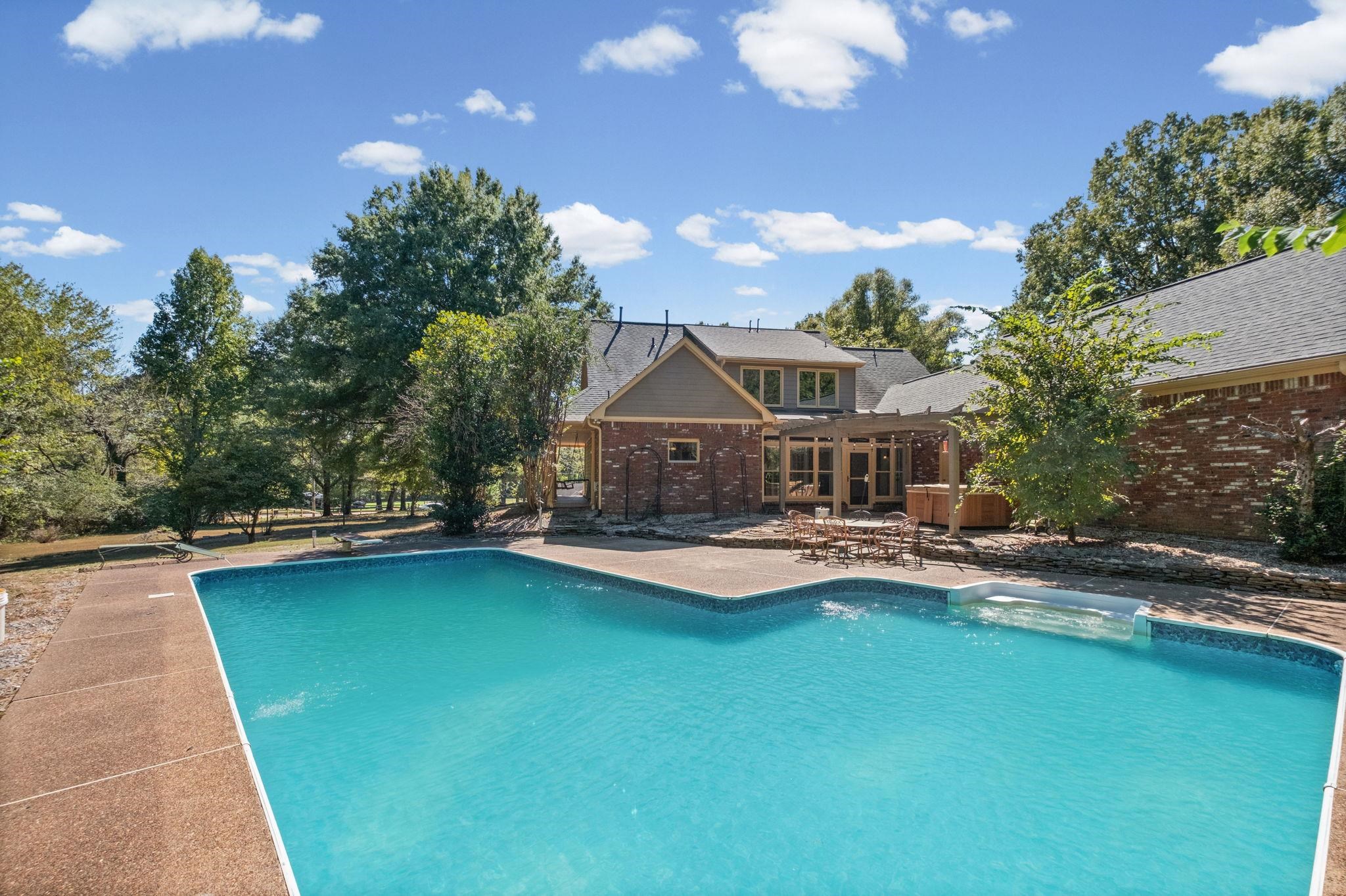 12420 FOX LAIR DR