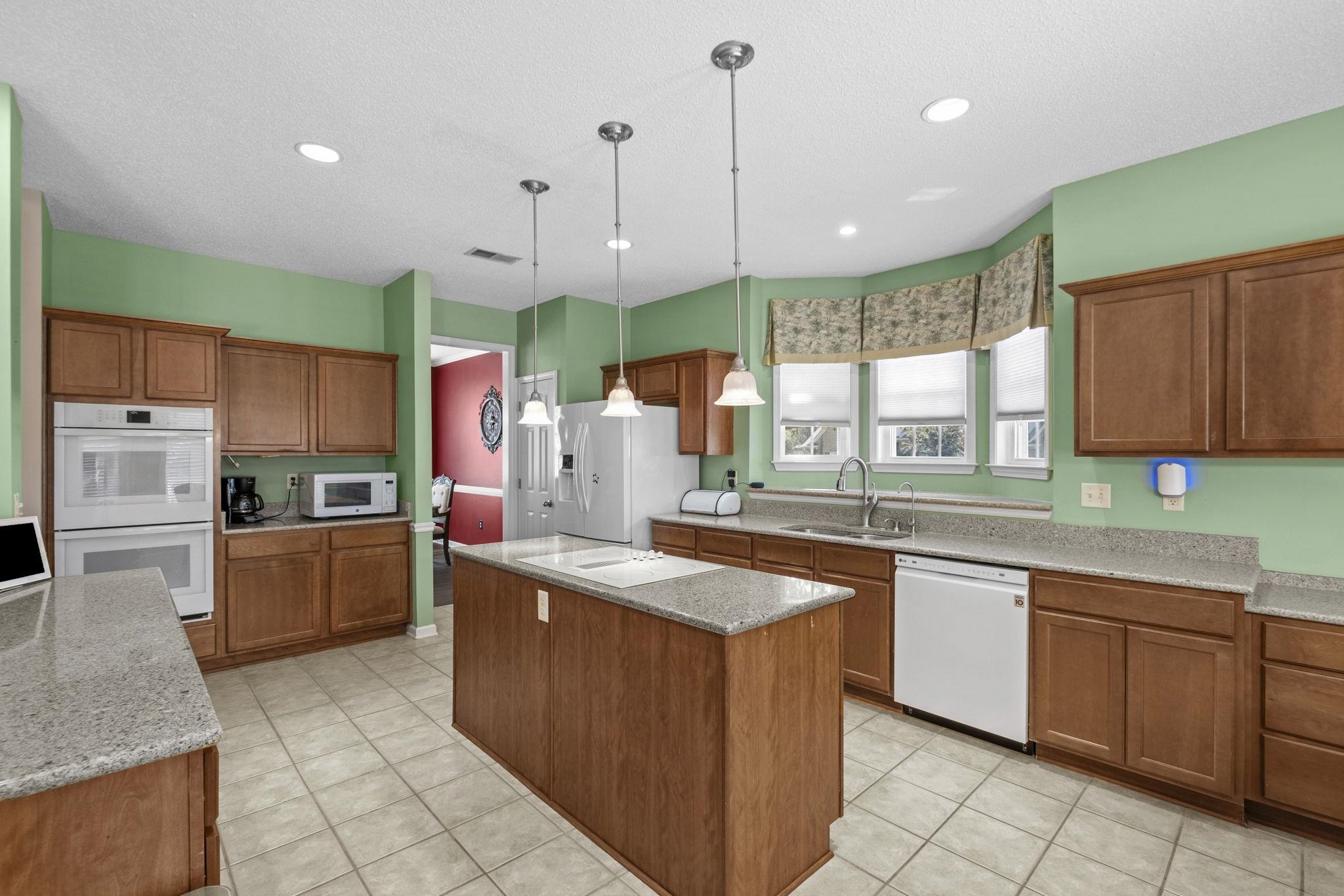 4073 PELICAN HILL CV