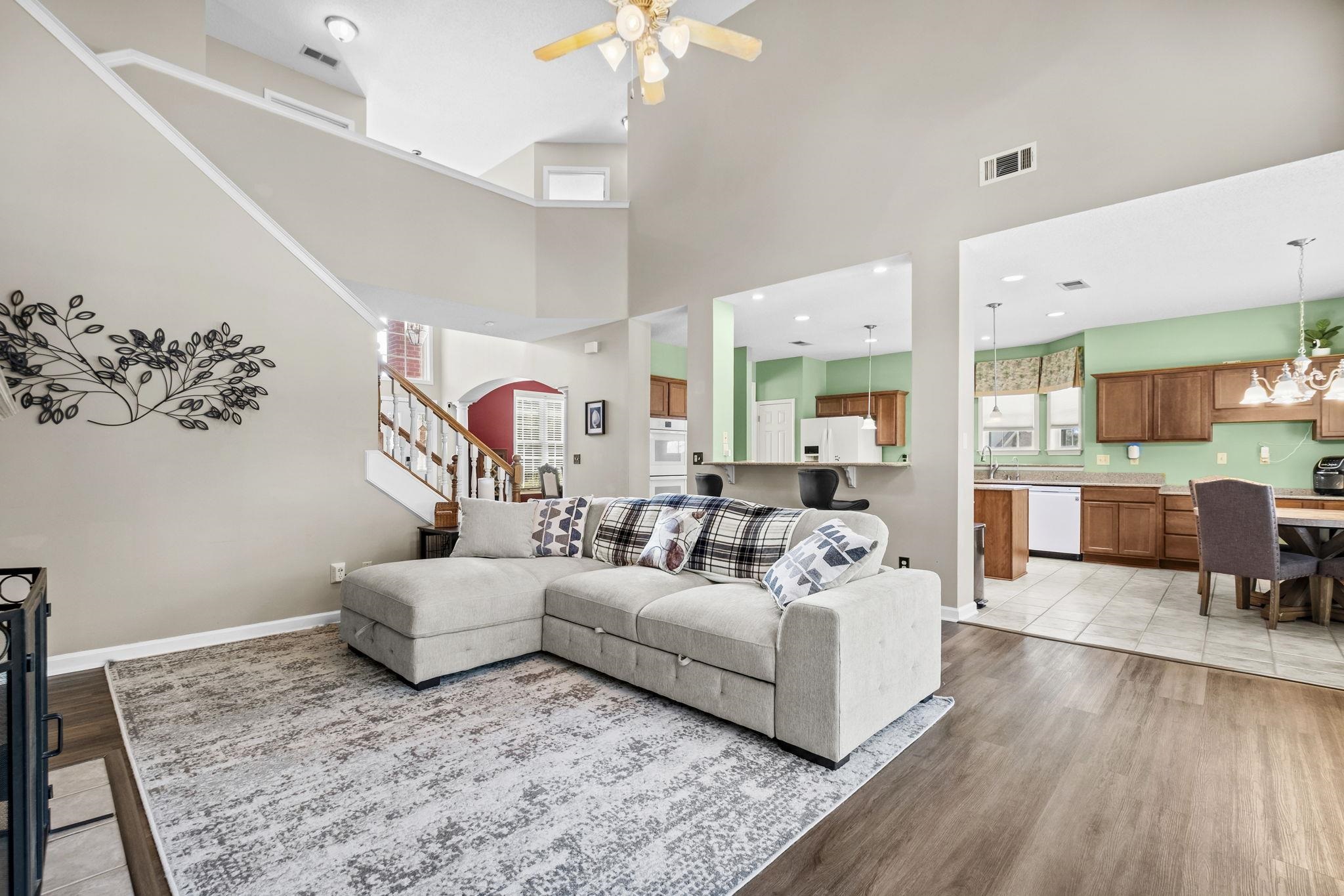 4073 PELICAN HILL CV