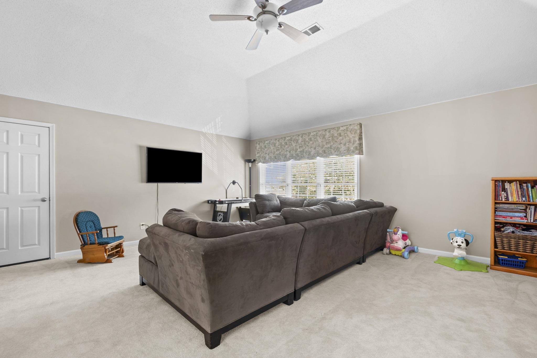 4073 PELICAN HILL CV
