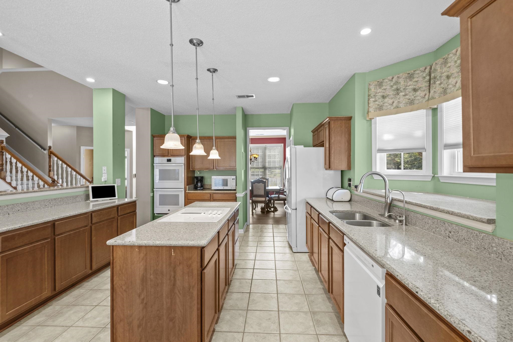 4073 PELICAN HILL CV