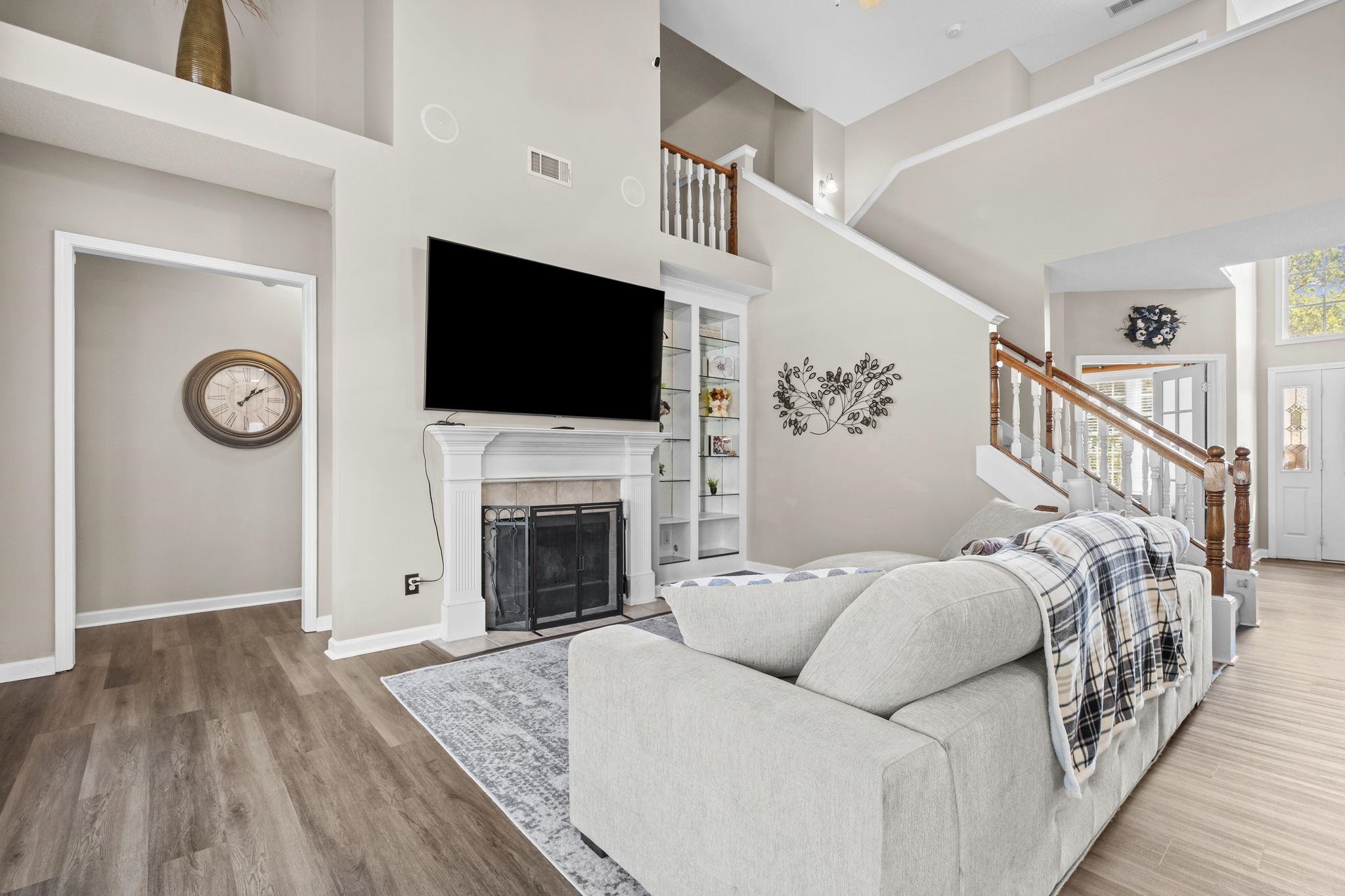 4073 PELICAN HILL CV