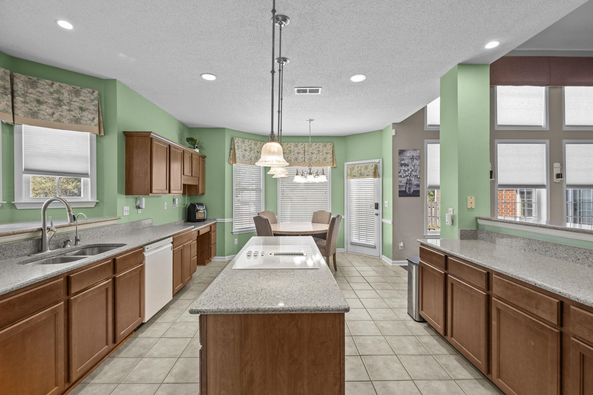 4073 PELICAN HILL CV