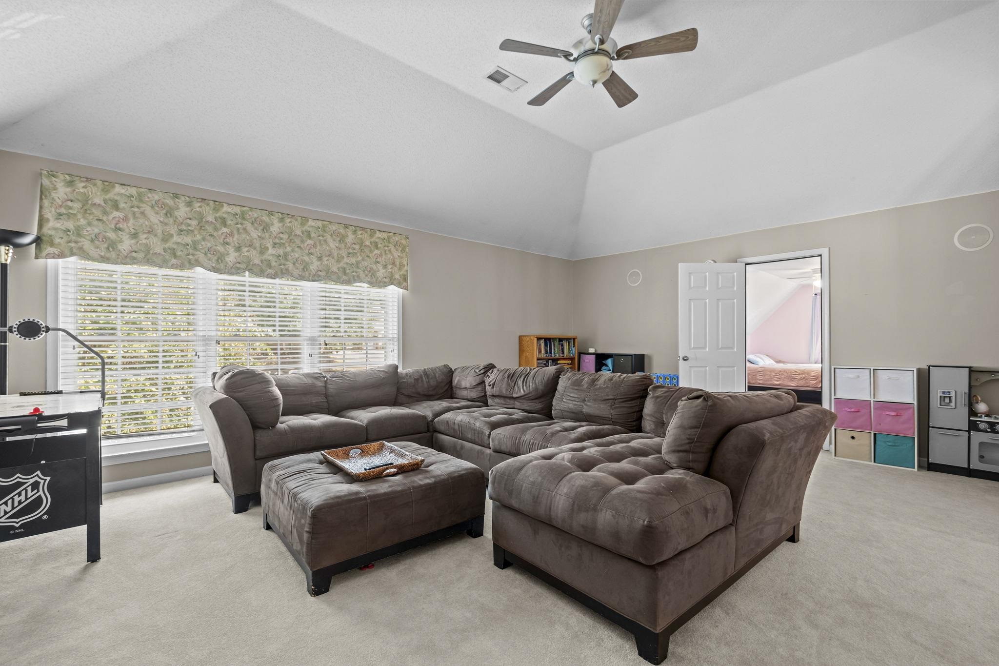 4073 PELICAN HILL CV