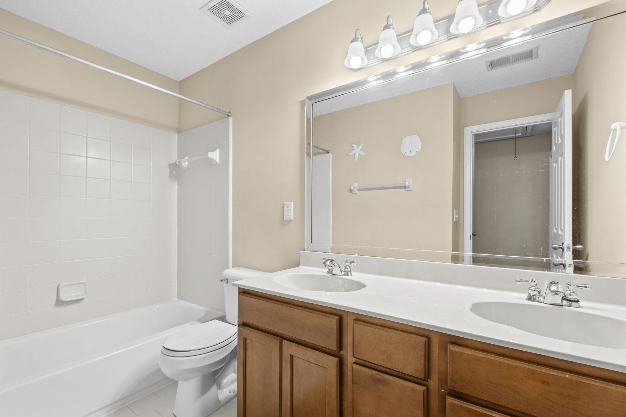 4073 PELICAN HILL CV