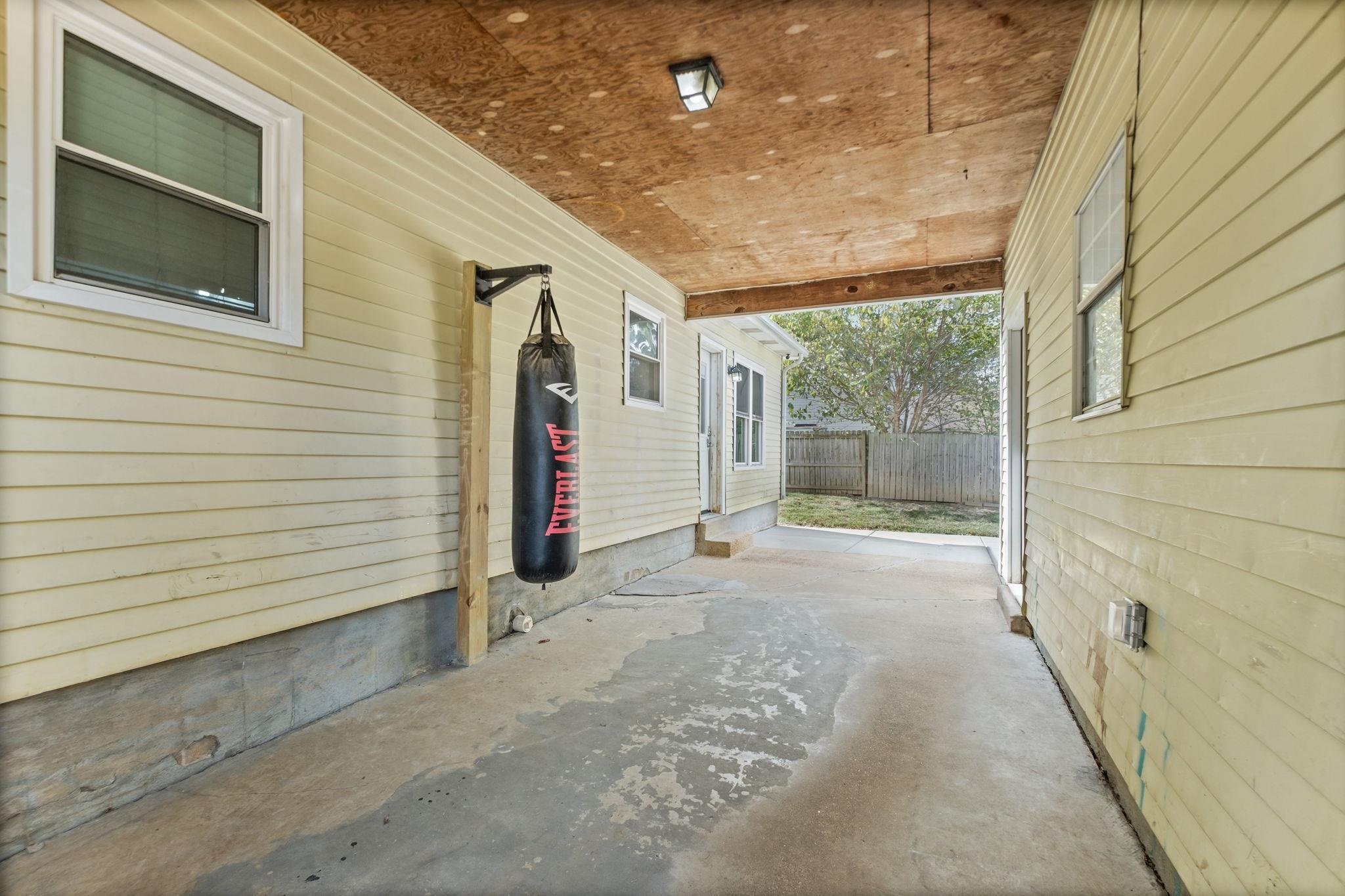 4476 HUNTER BAY DR