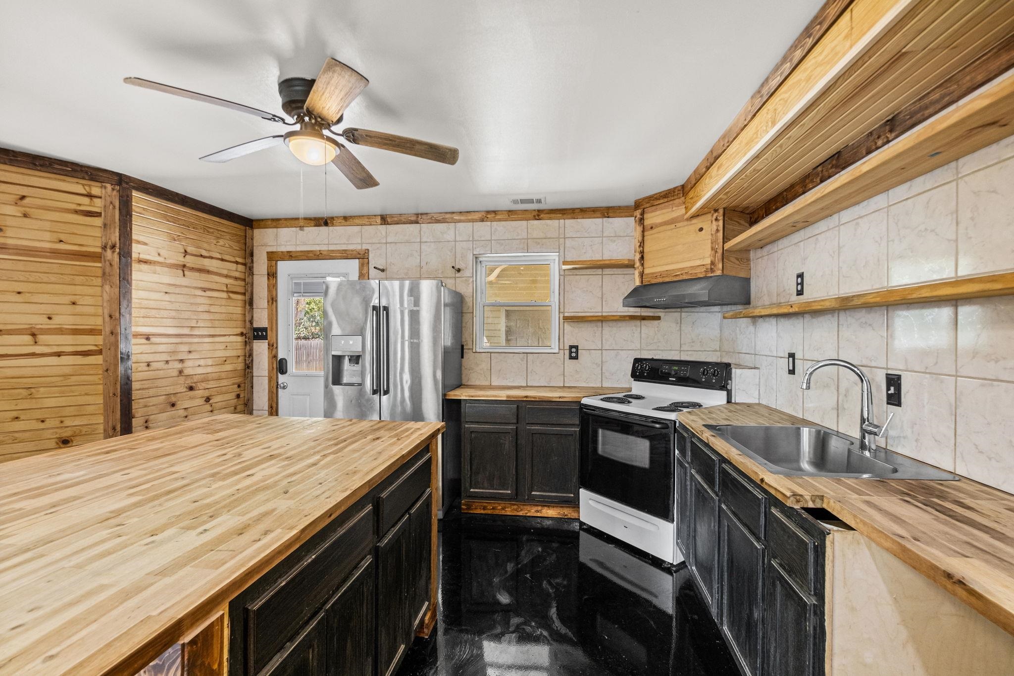 4476 HUNTER BAY DR