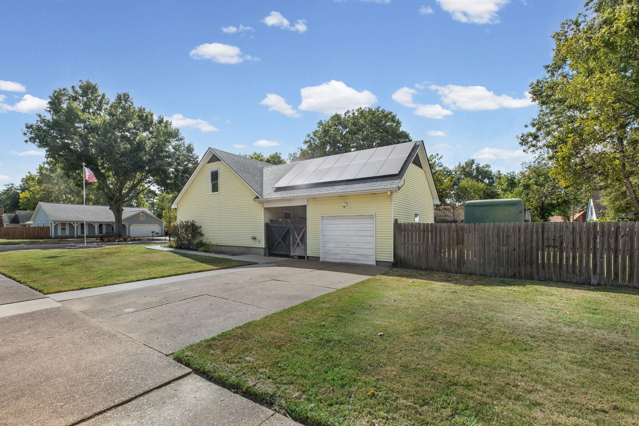 4476 HUNTER BAY DR