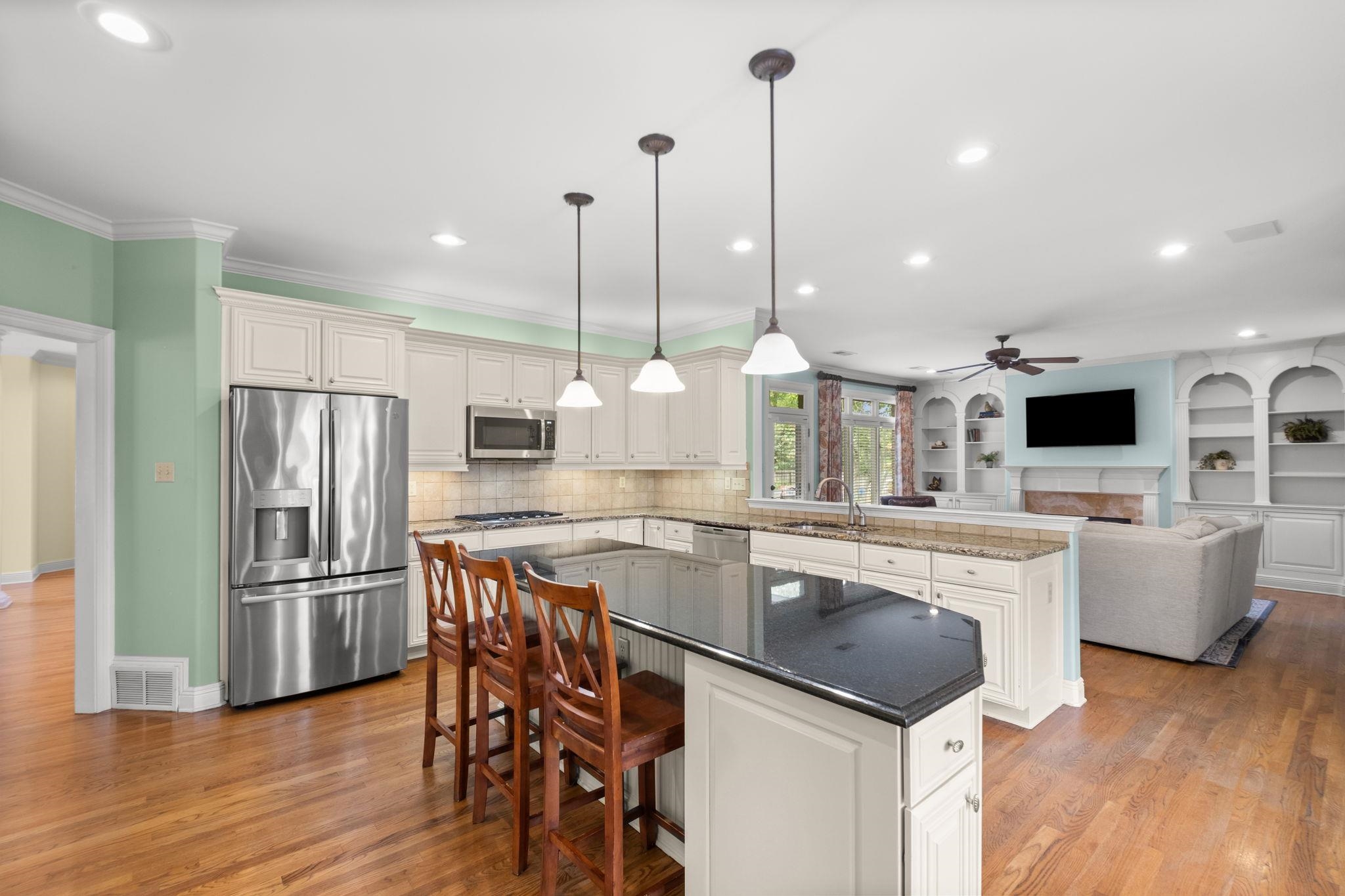 1419 RED BEND CV