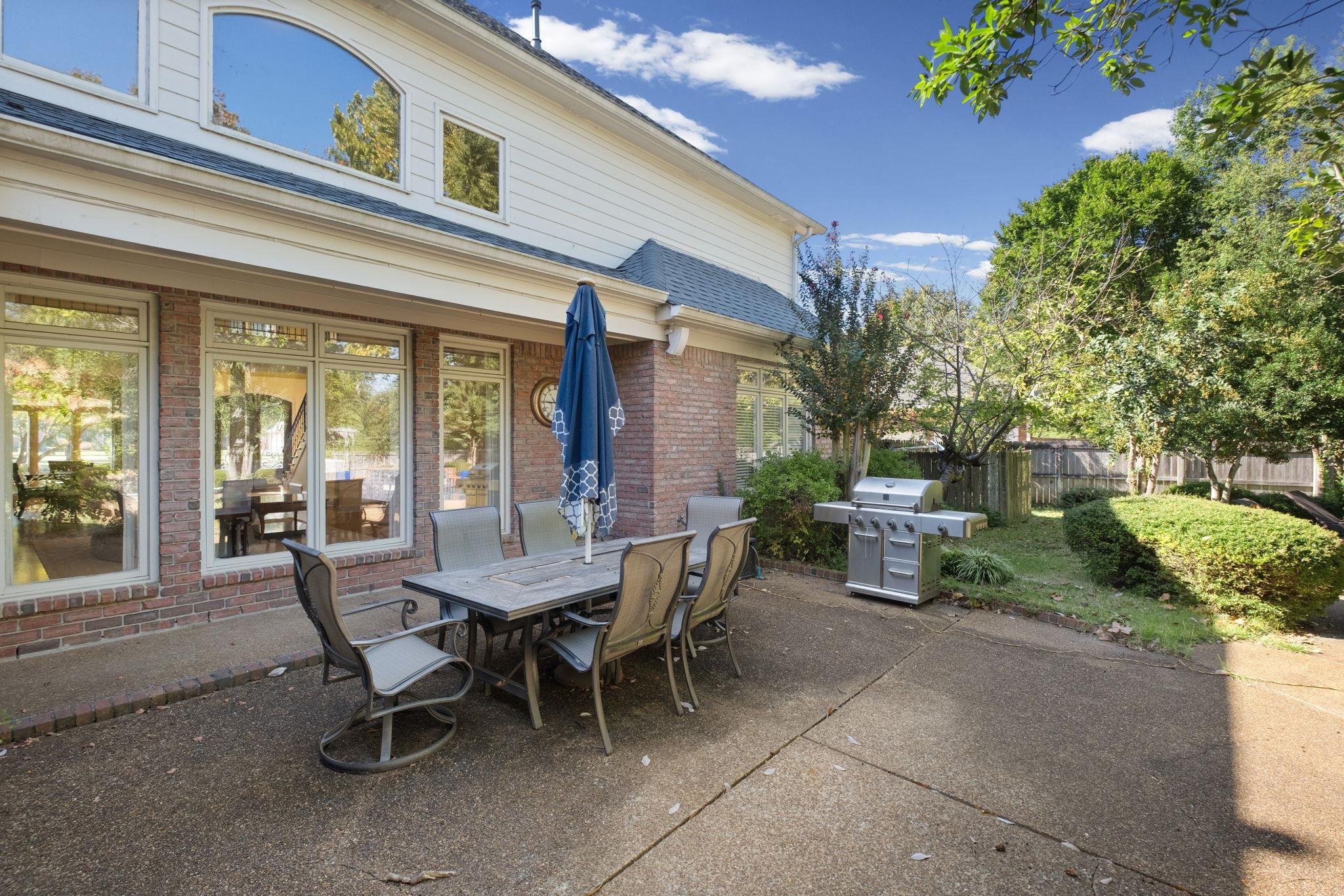 1419 RED BEND CV