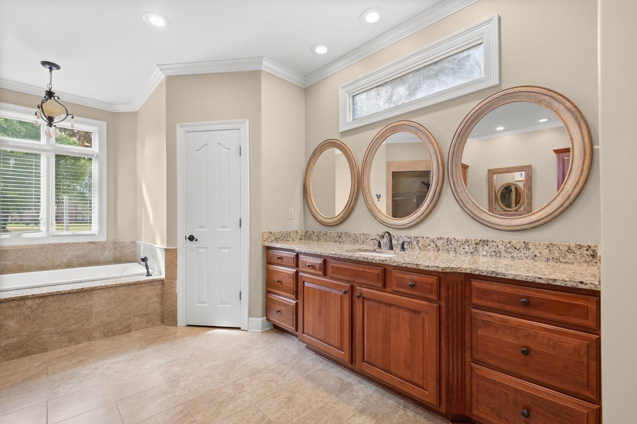 1419 RED BEND CV