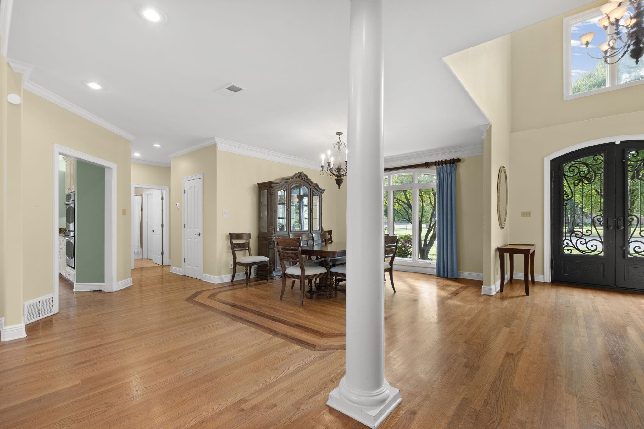 1419 RED BEND CV