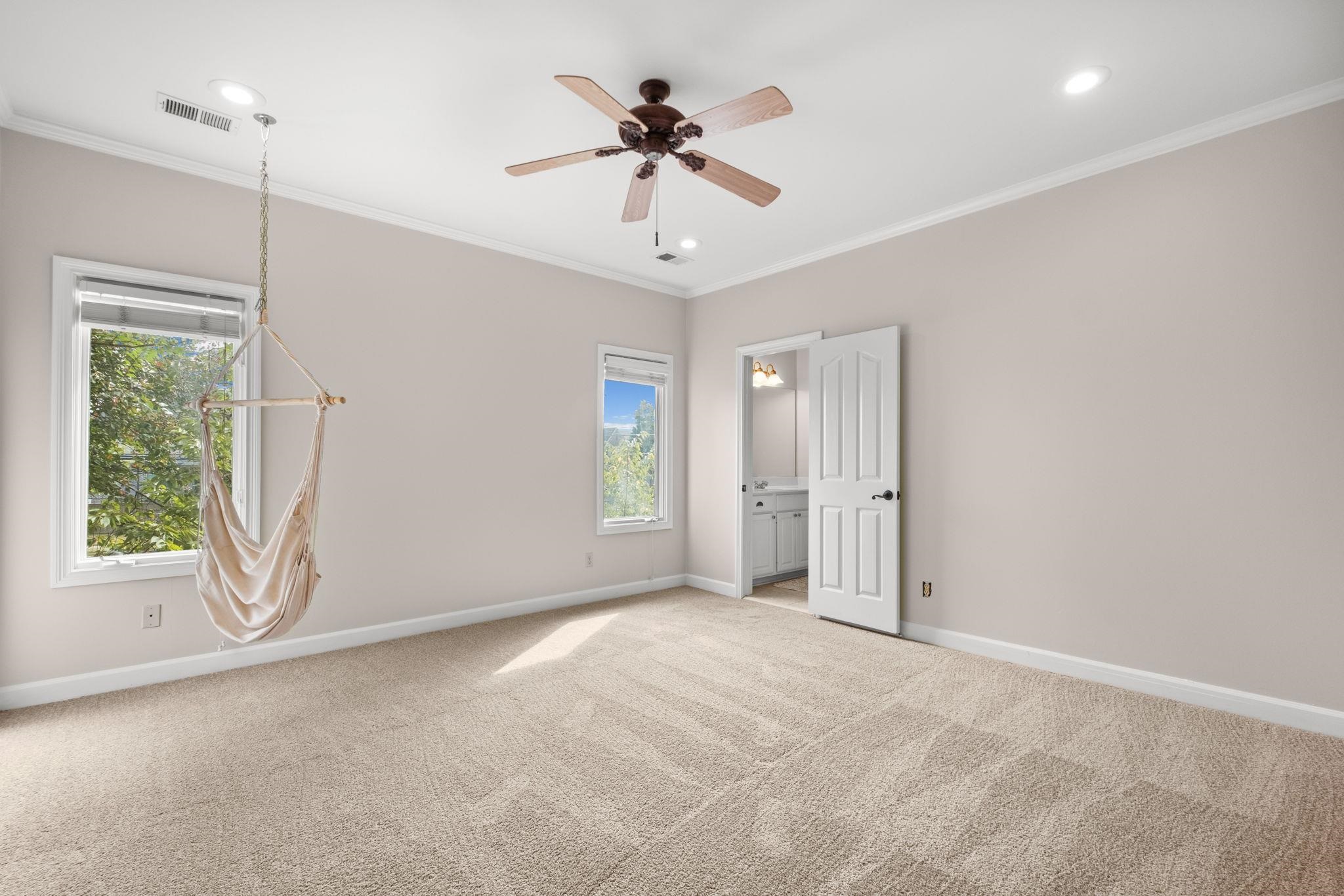 1419 RED BEND CV