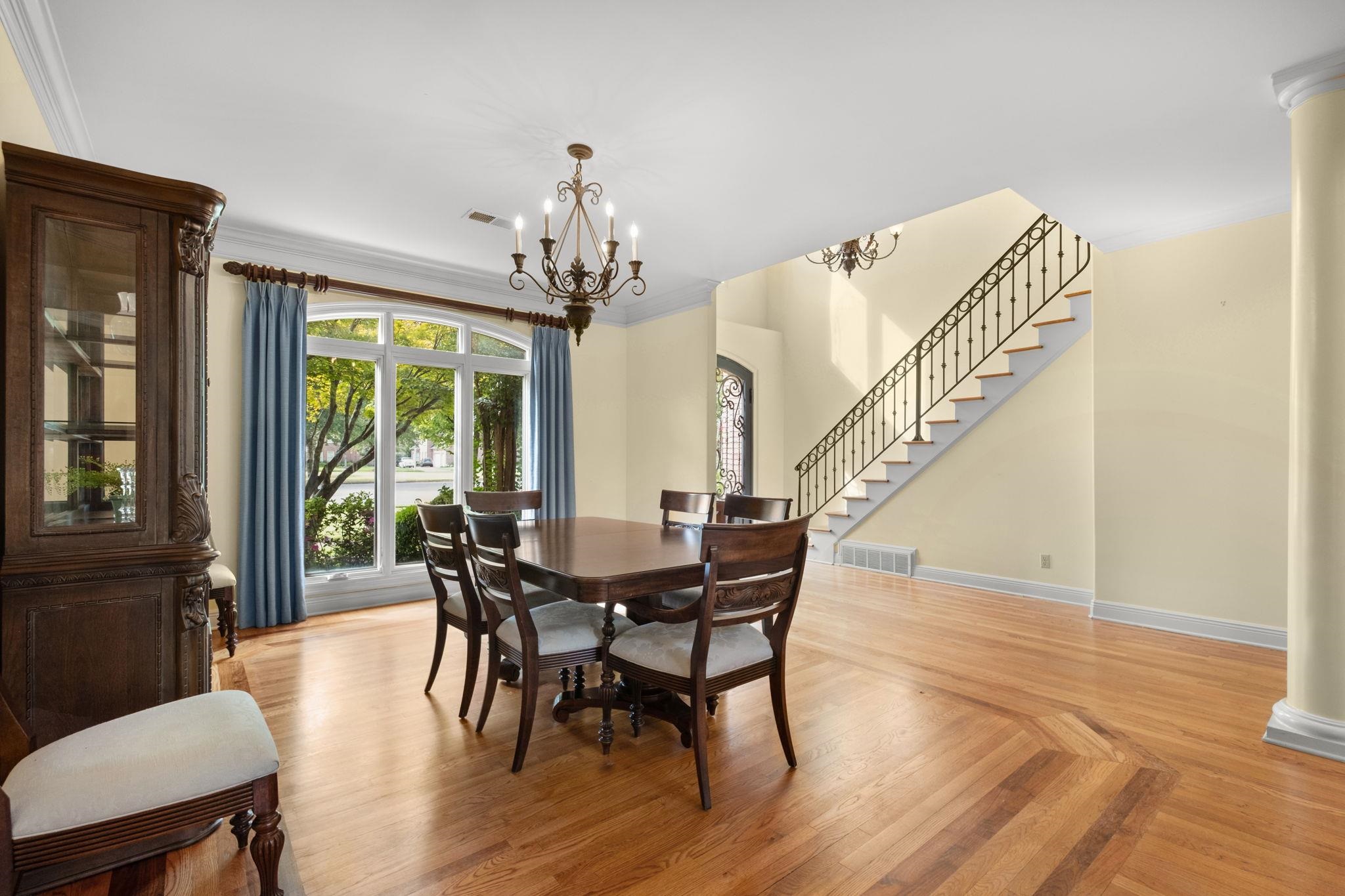 1419 RED BEND CV
