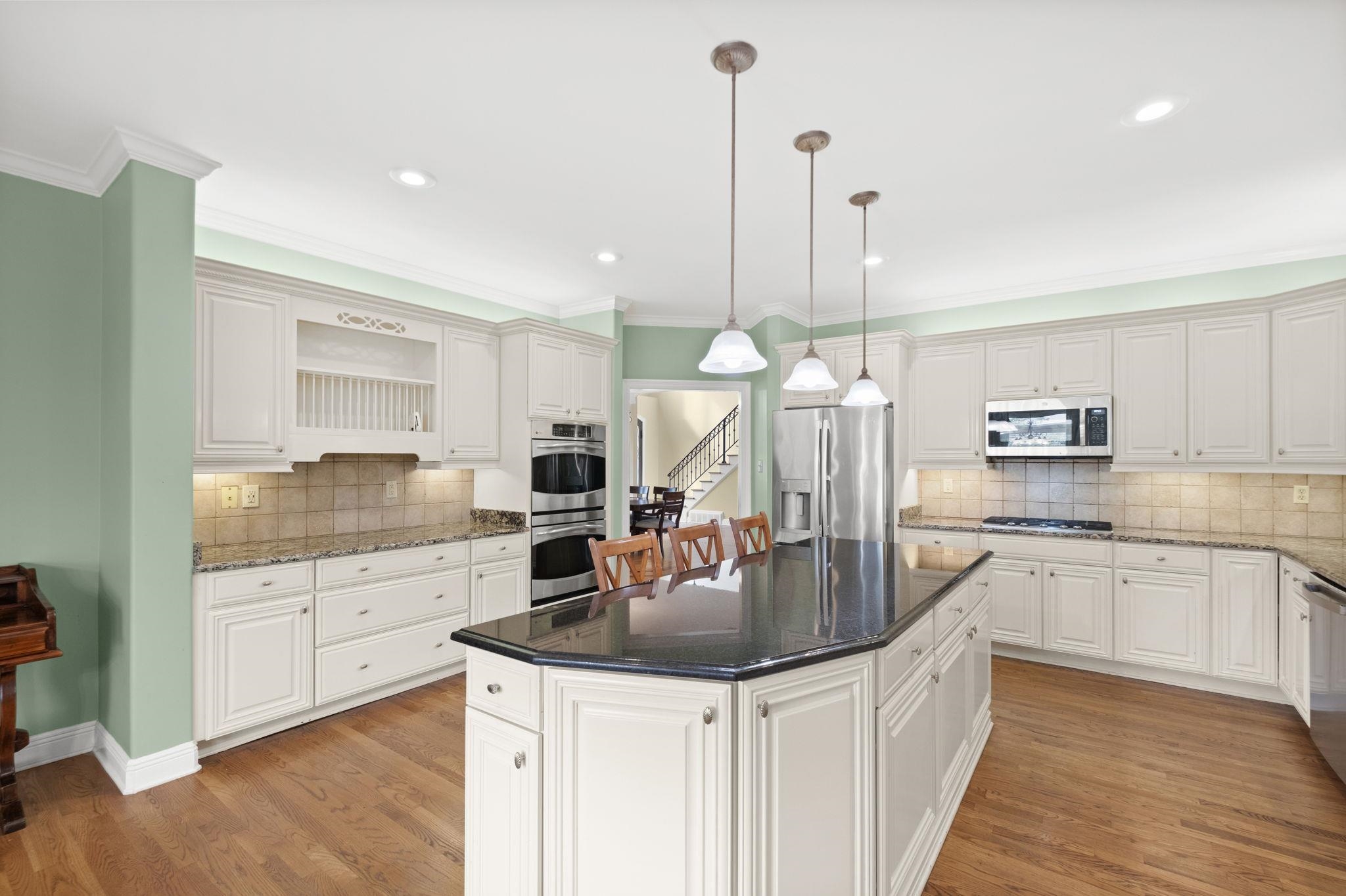 1419 RED BEND CV