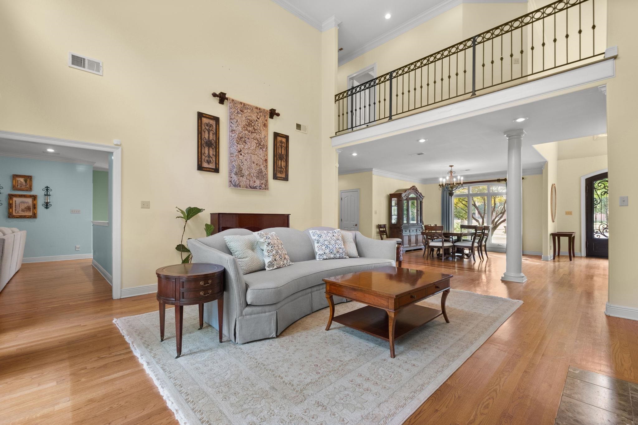 1419 RED BEND CV