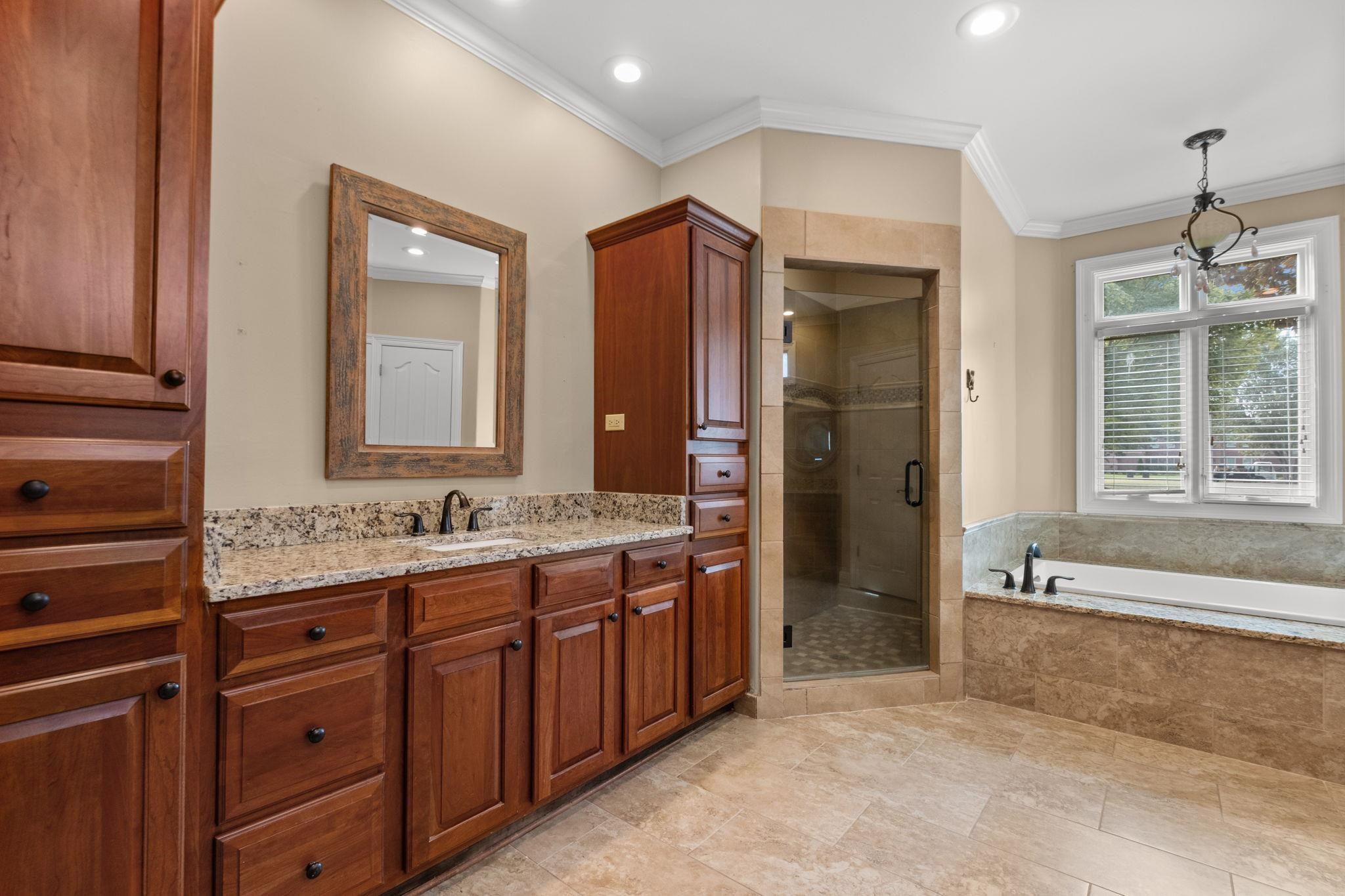 1419 RED BEND CV