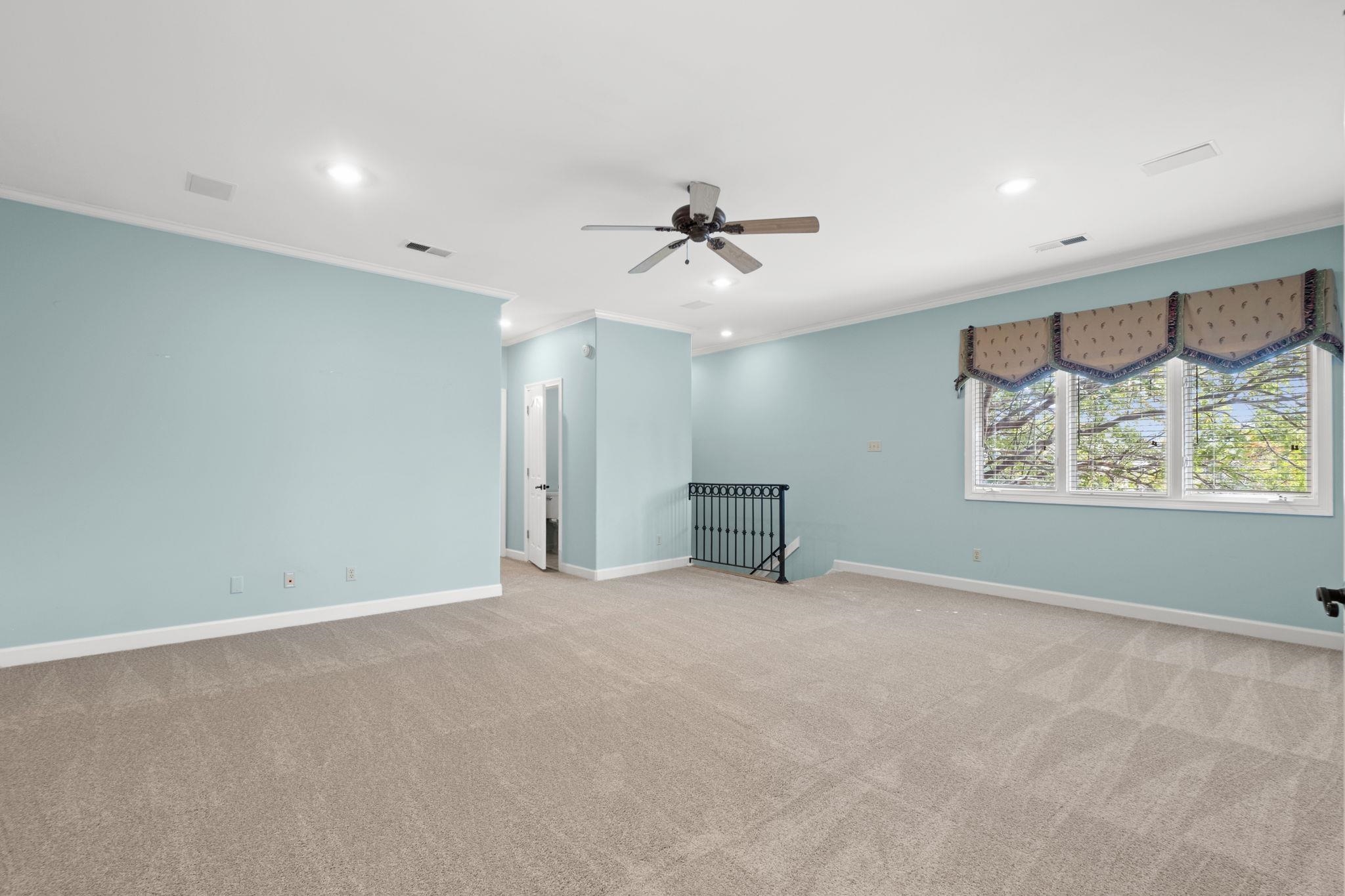1419 RED BEND CV