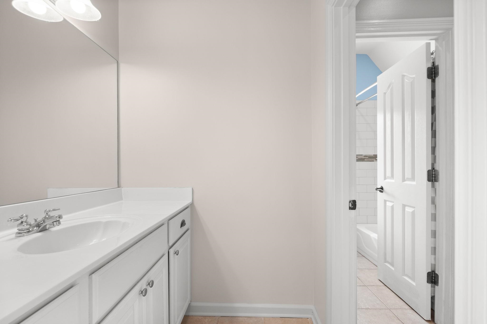 1419 RED BEND CV