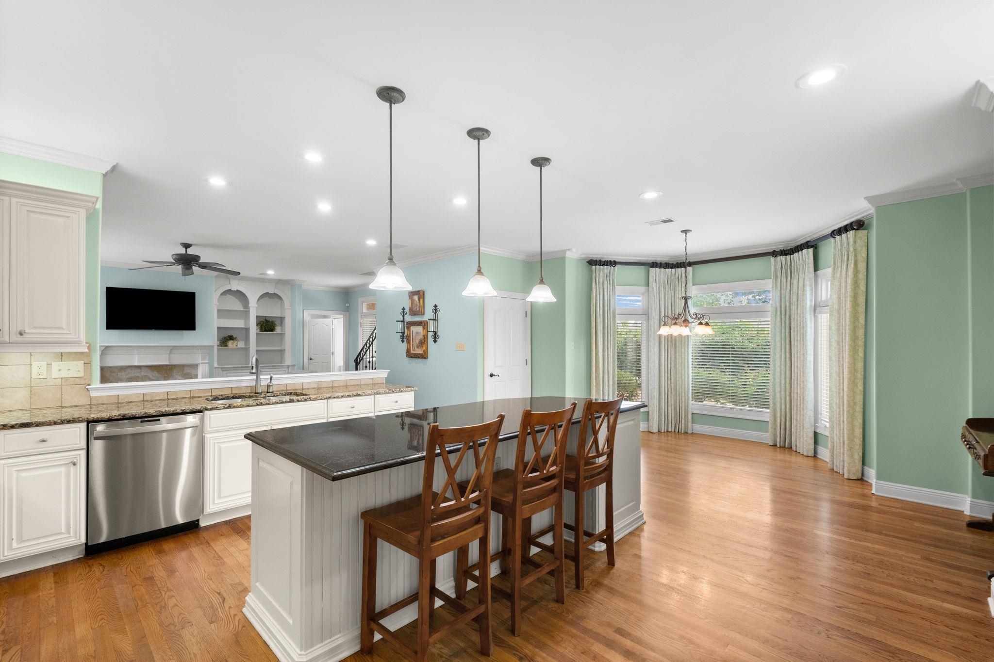 1419 RED BEND CV