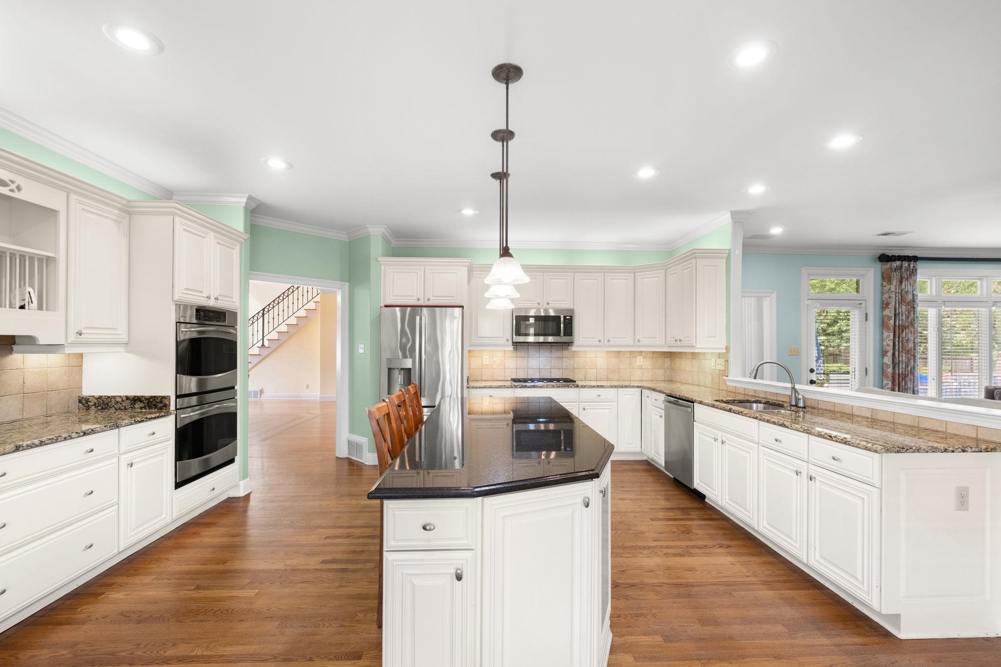 1419 RED BEND CV