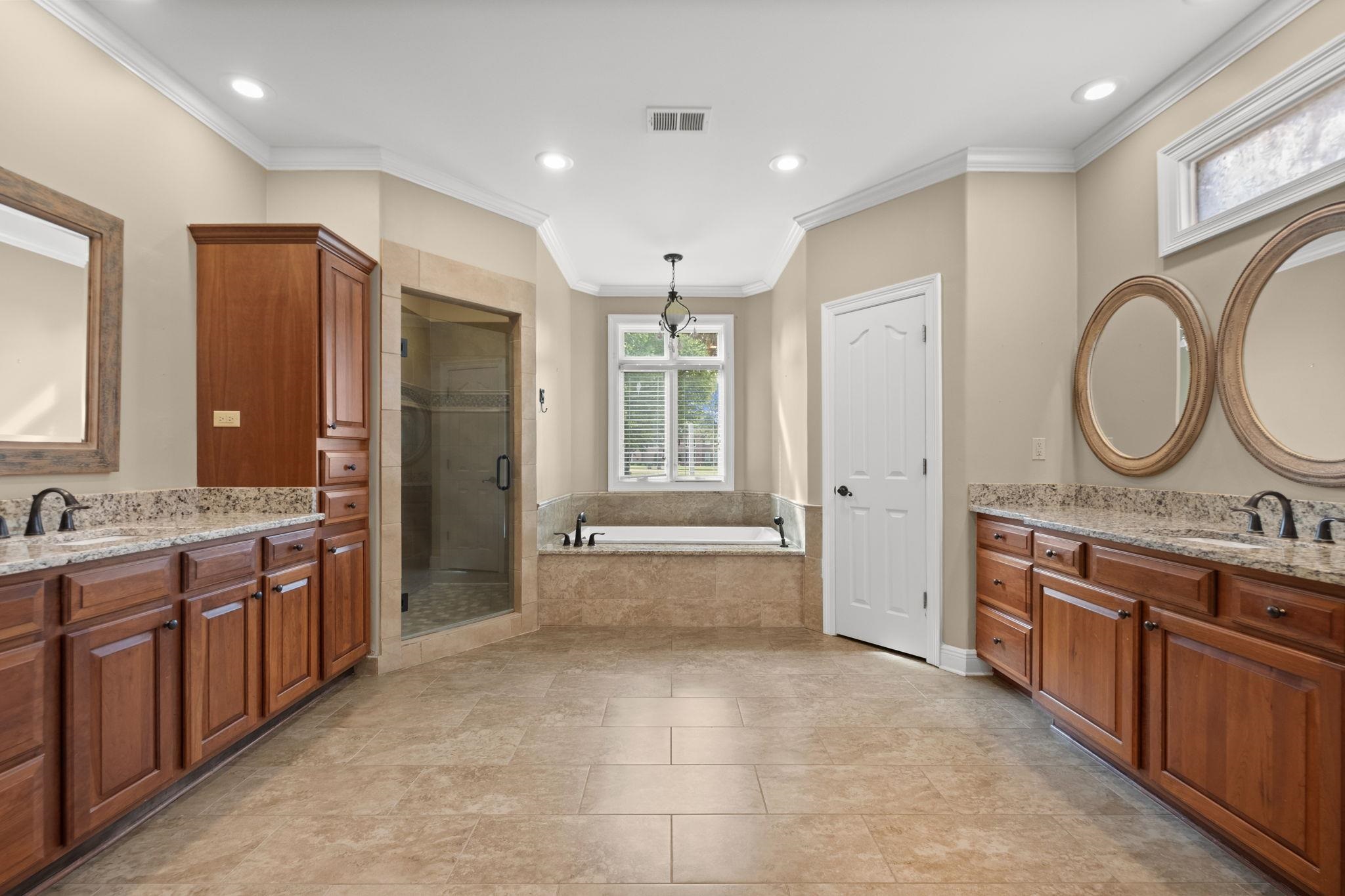 1419 RED BEND CV