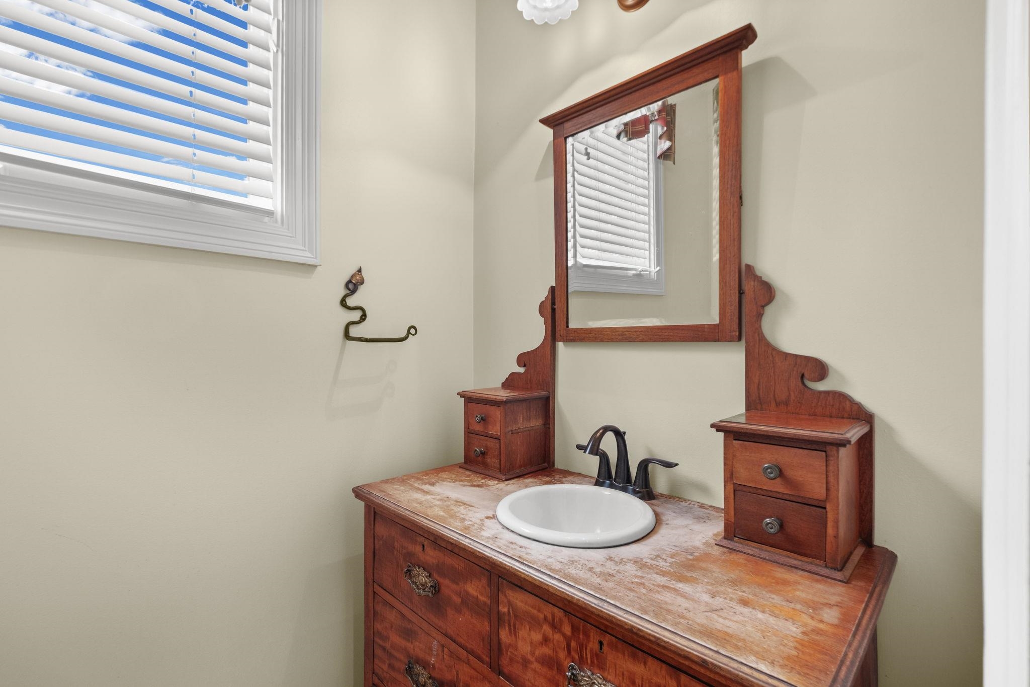 1419 RED BEND CV
